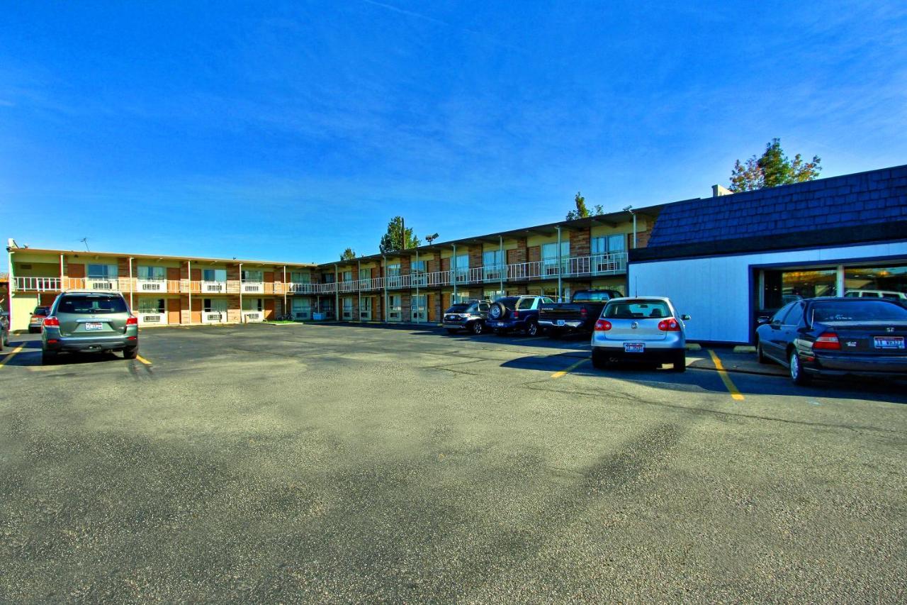 Budget Inn