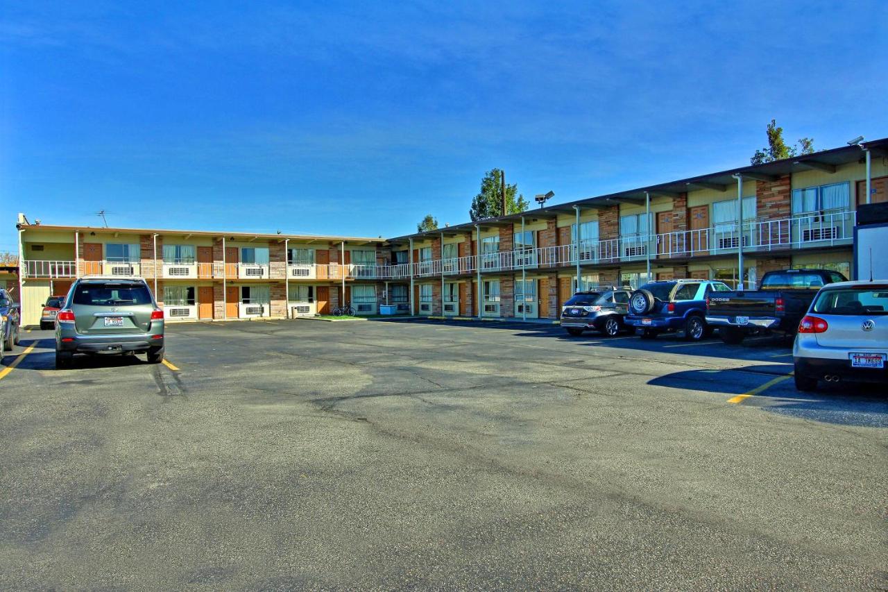 Budget Inn