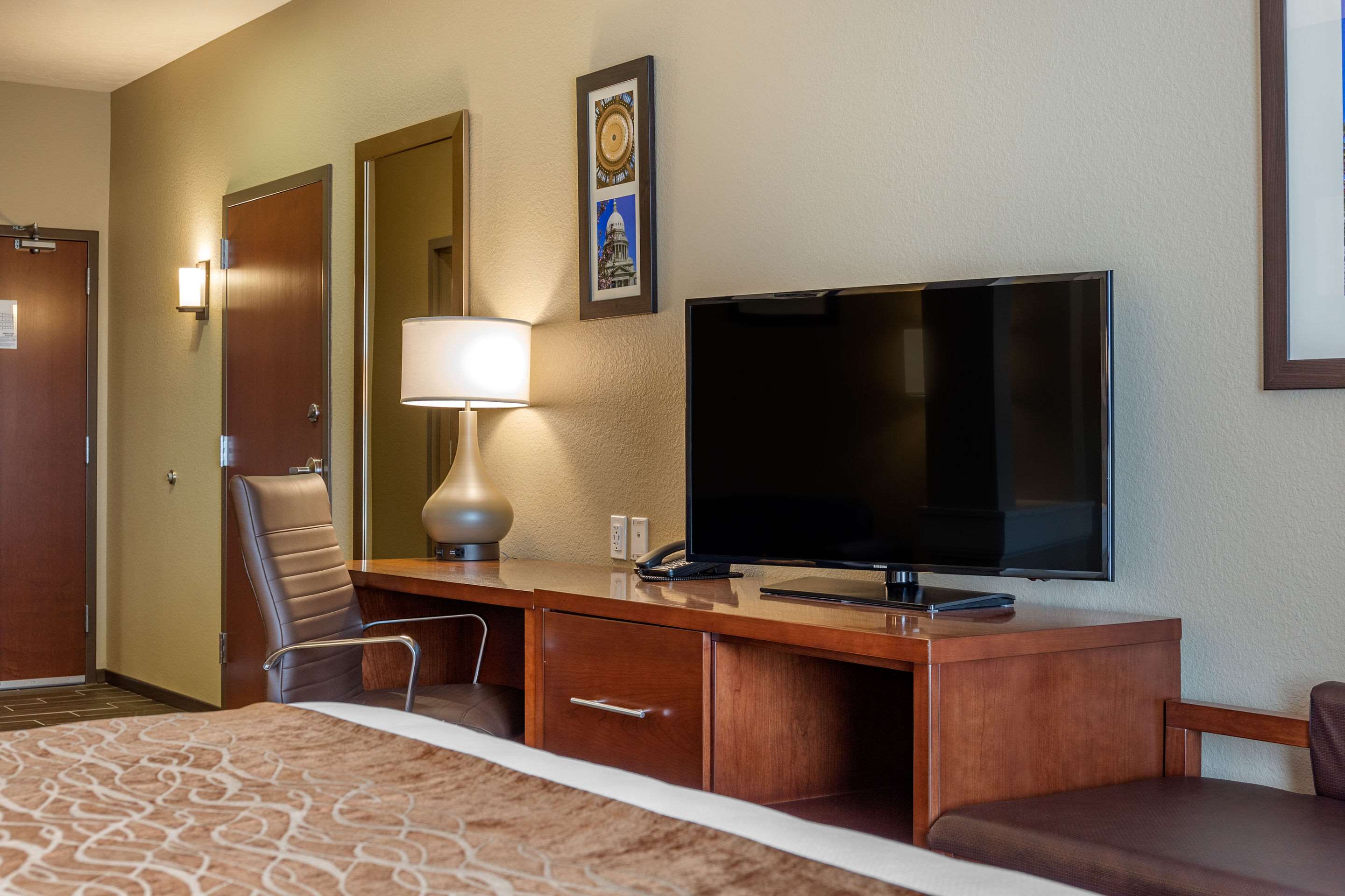 Comfort Inn & Suites