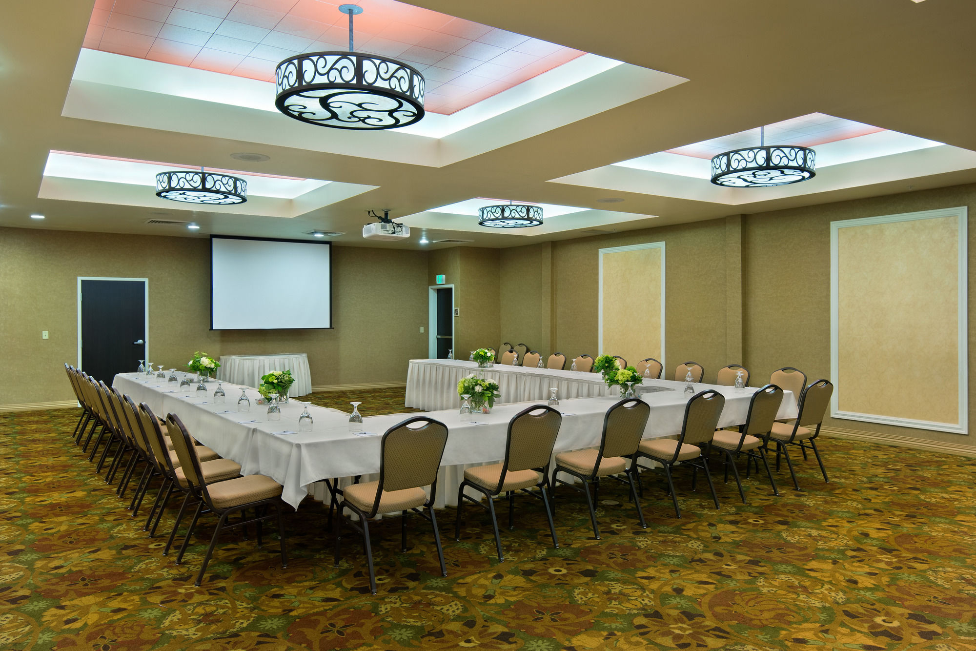 Oxford Suites Boise
