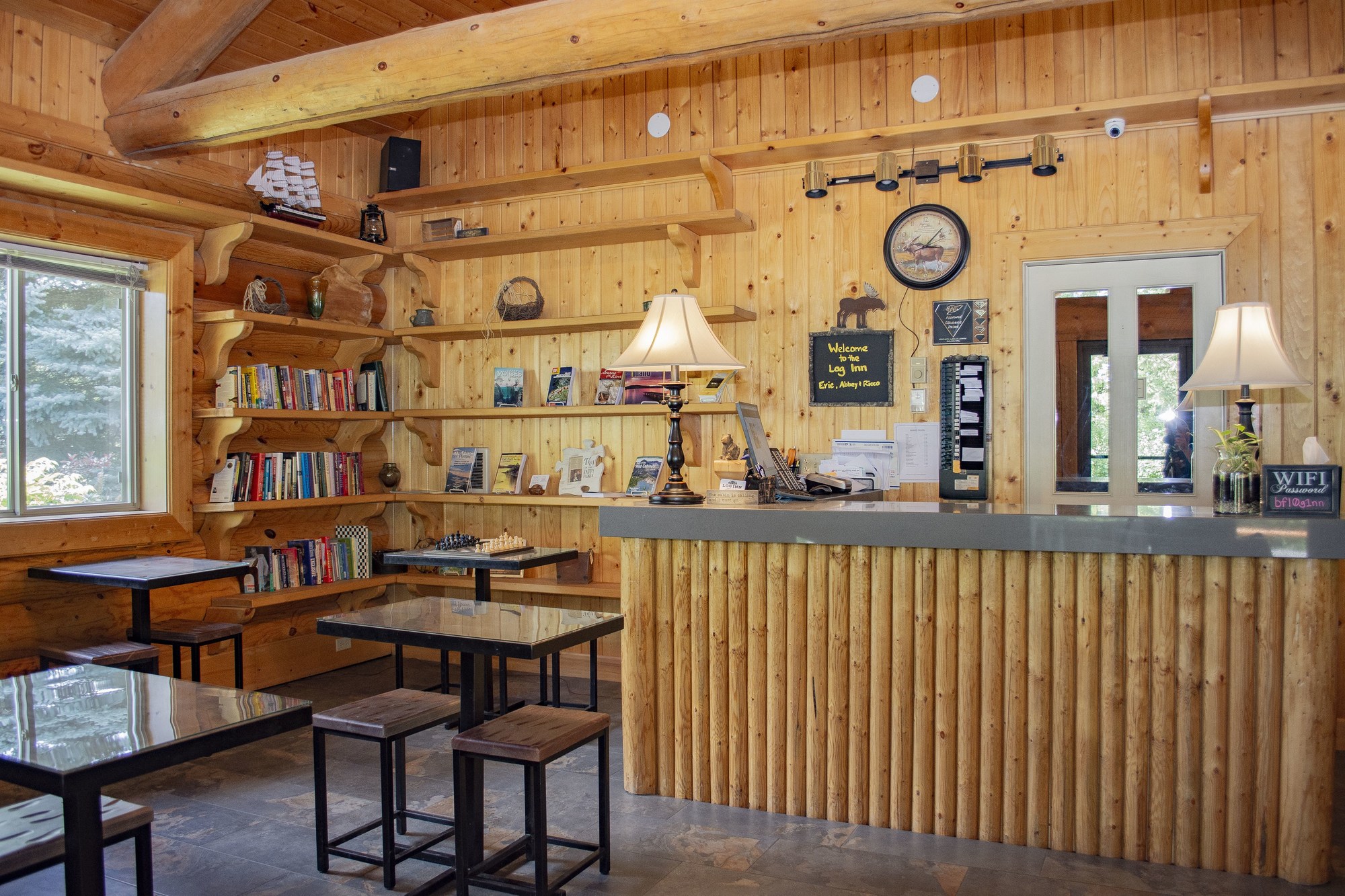 Bonners Ferry Log Inn