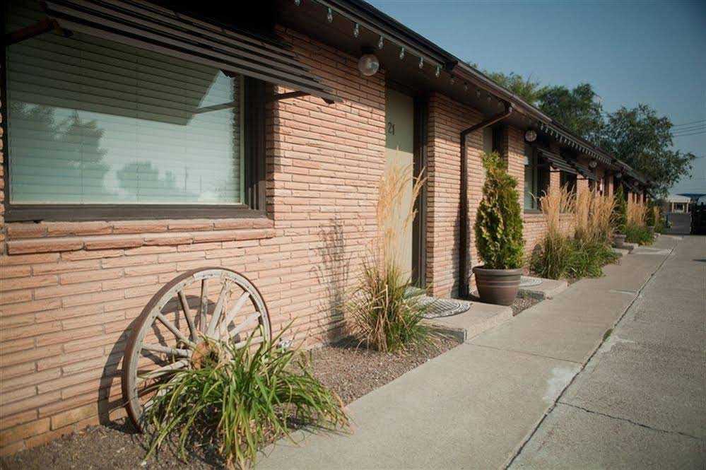Oregon Trail Inn