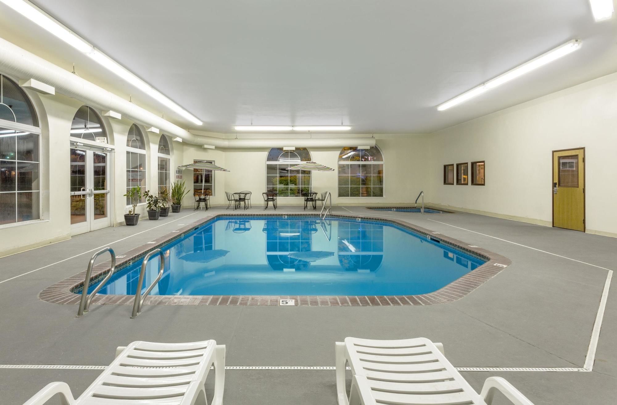 Super 8 by Wyndham Heyburn/Burley Area