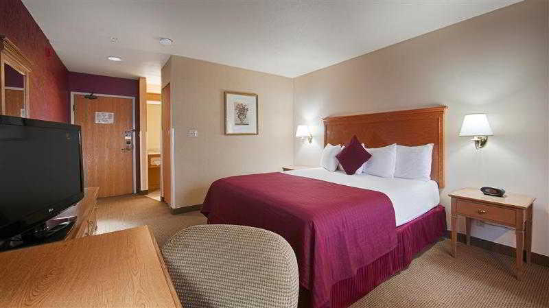 Best Western Plus Caldwell Inn & Suites
