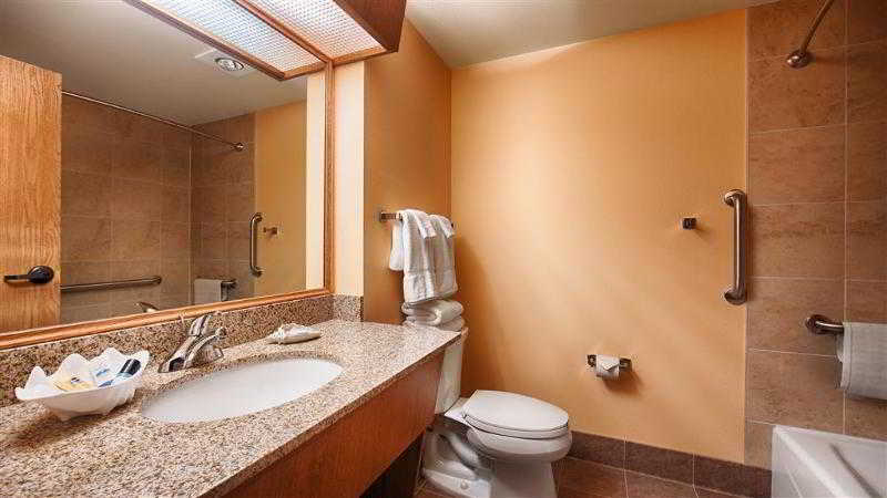 Best Western Plus Caldwell Inn & Suites