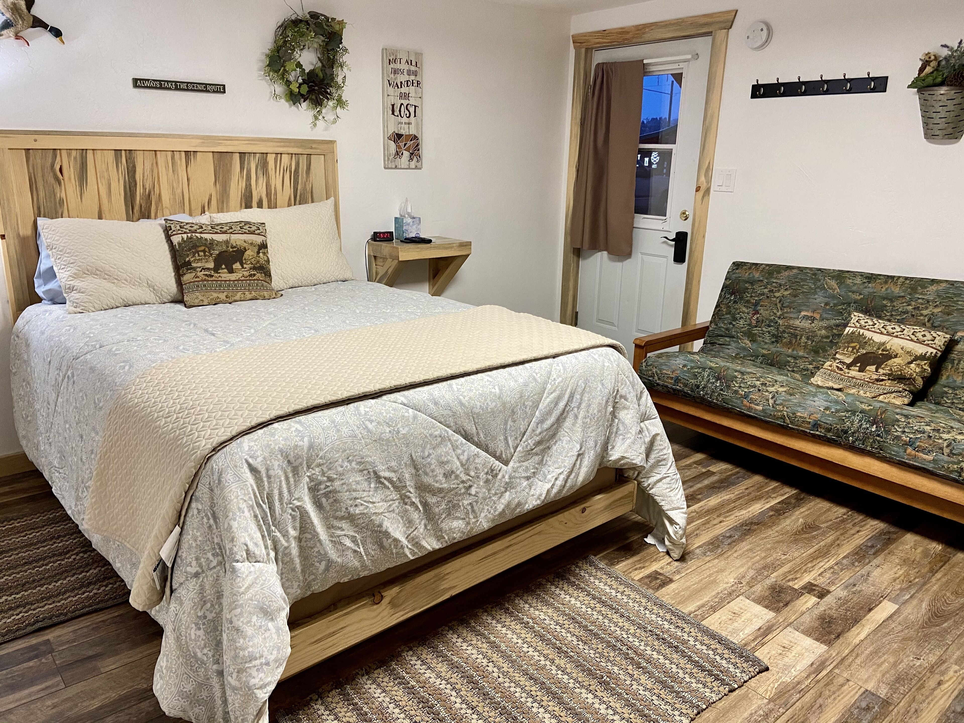 Cascade Lake Inn