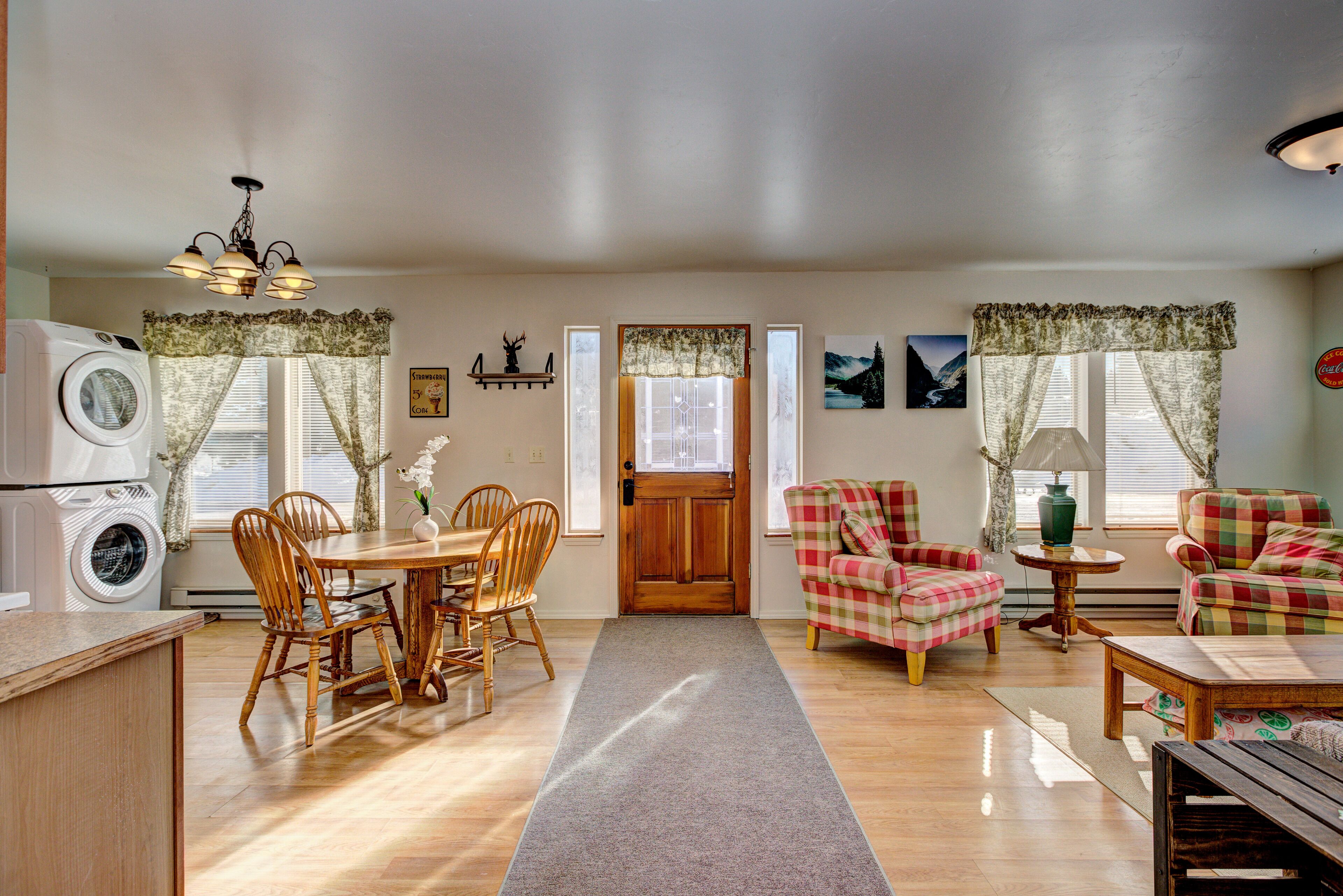 Cascade Lake Inn