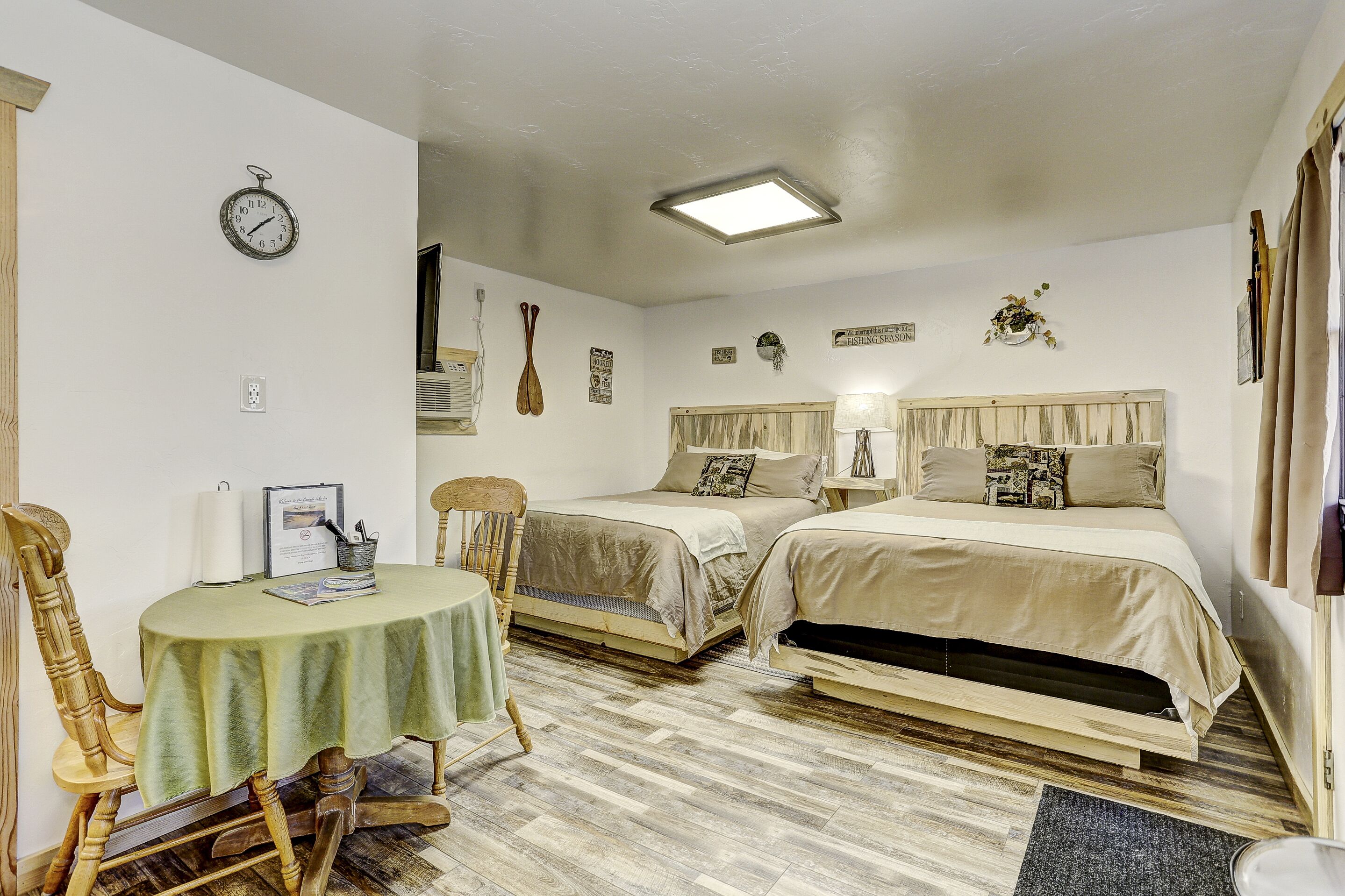 Cascade Lake Inn