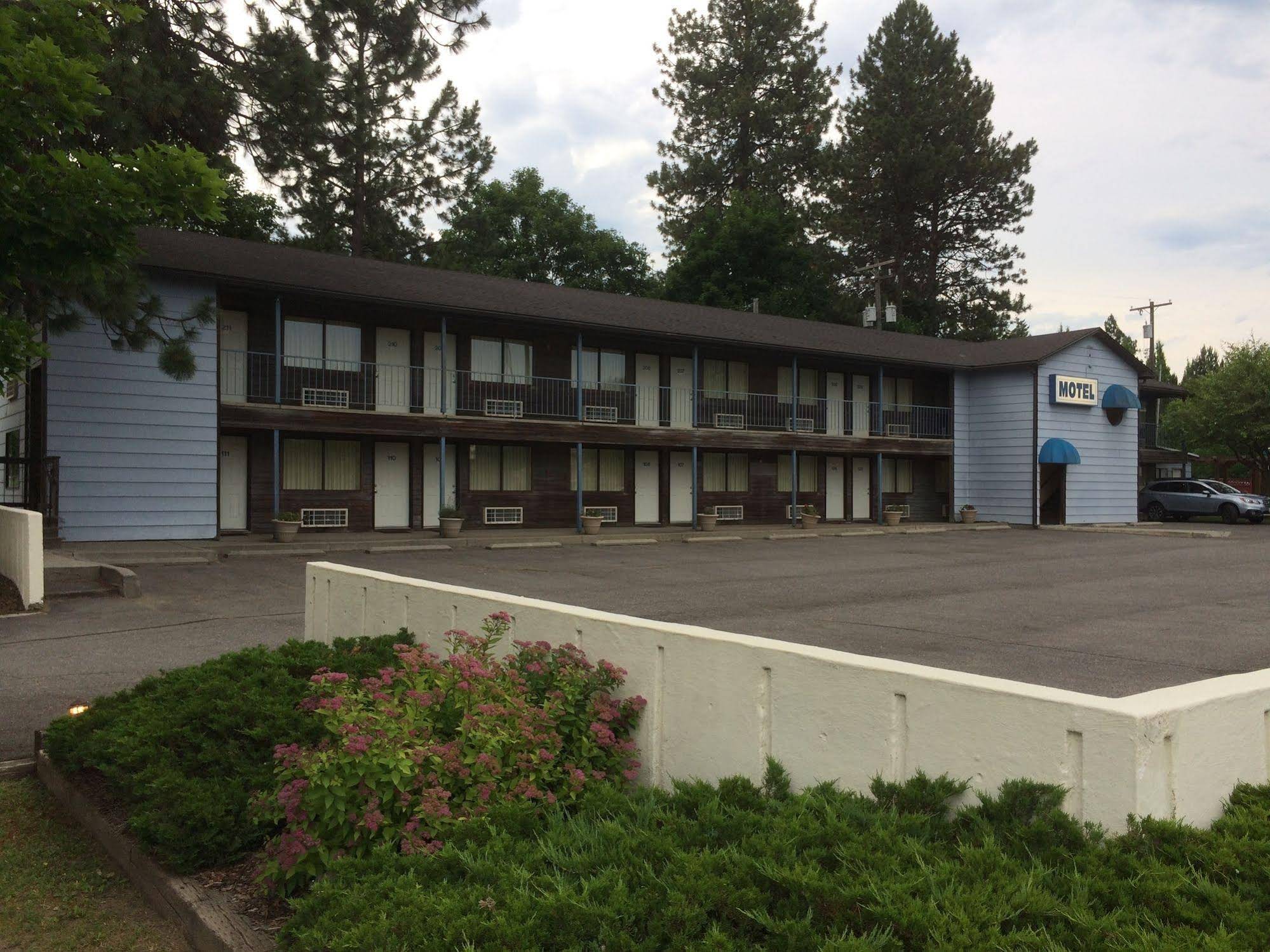 Japan House Suites
