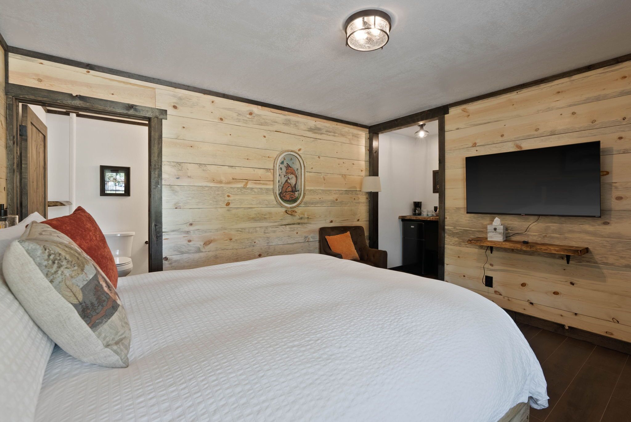 Lake Village Lodge