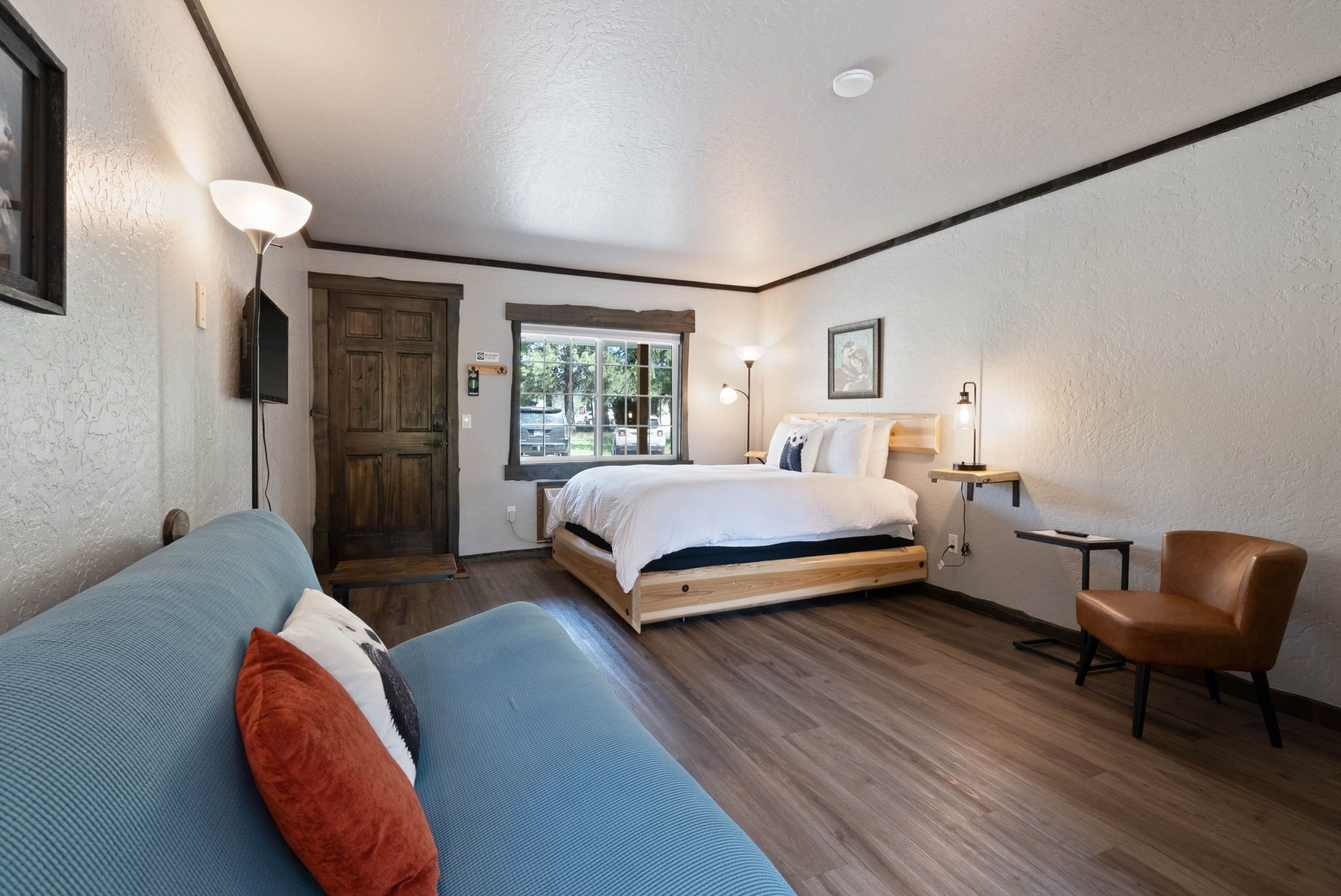 Lake Village Lodge