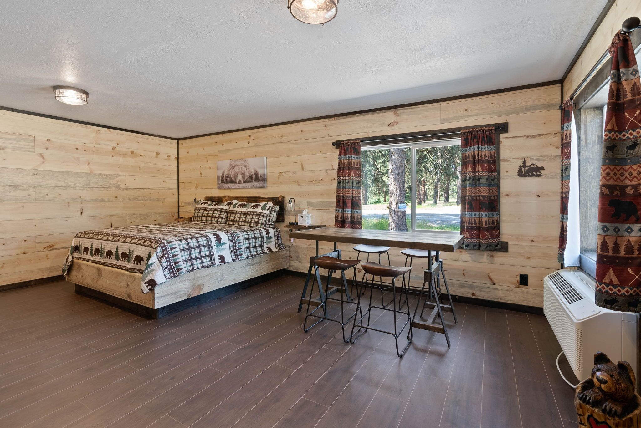 Lake Village Lodge