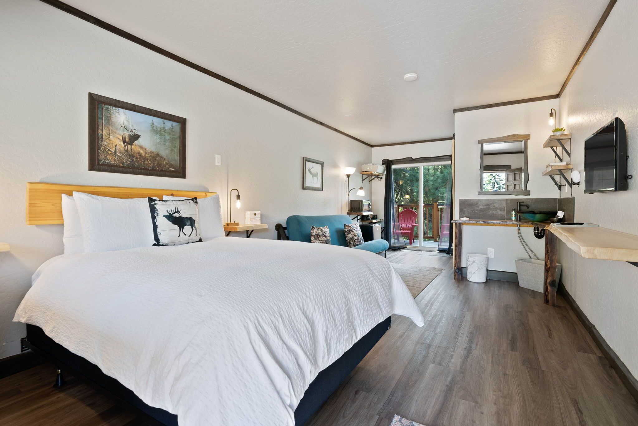 Lake Village Lodge