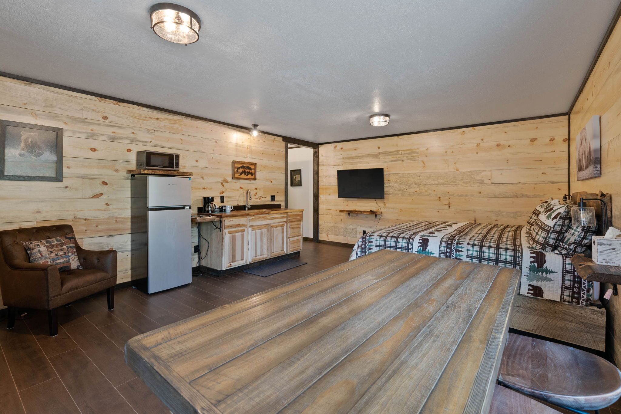 Lake Village Lodge