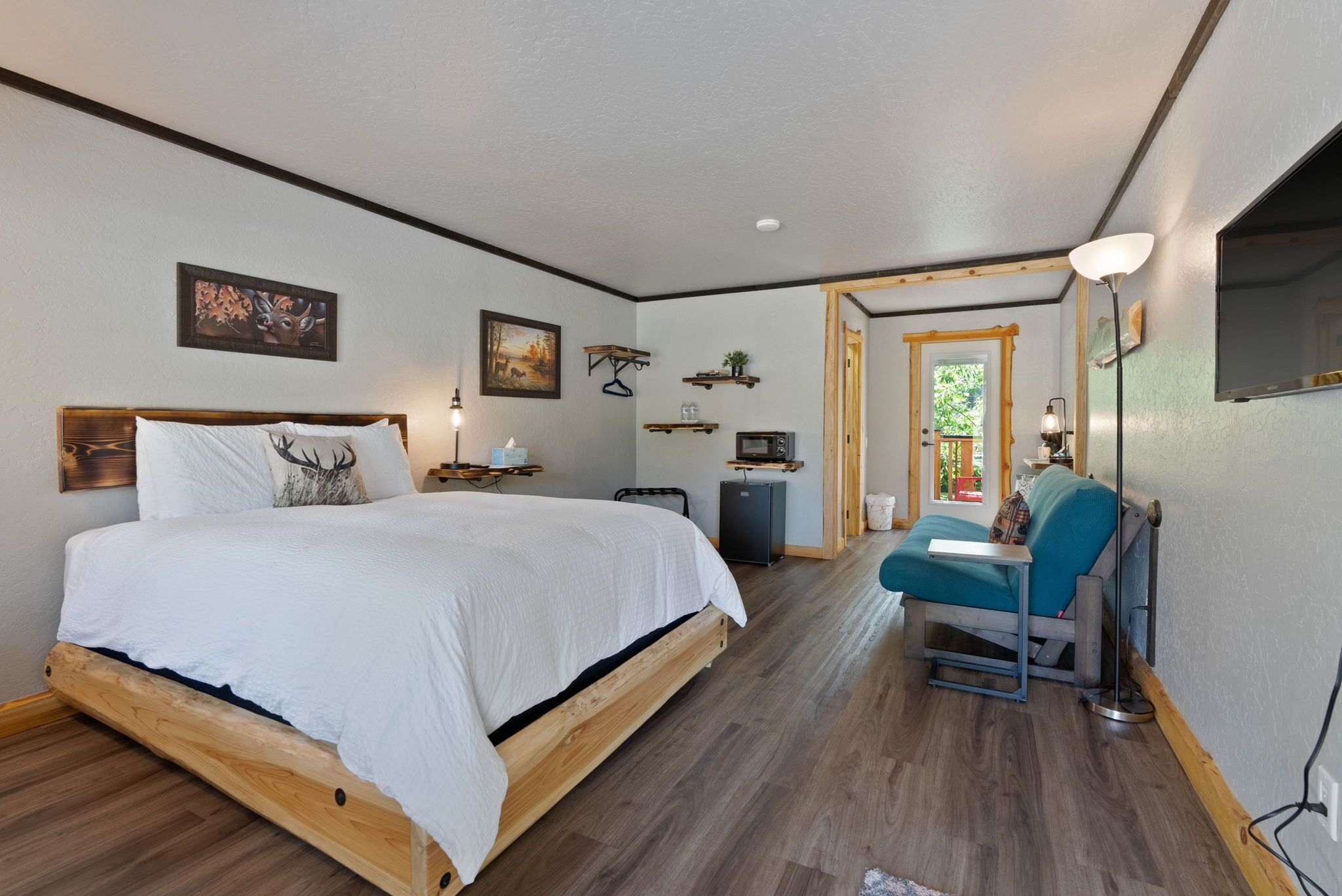 Lake Village Lodge