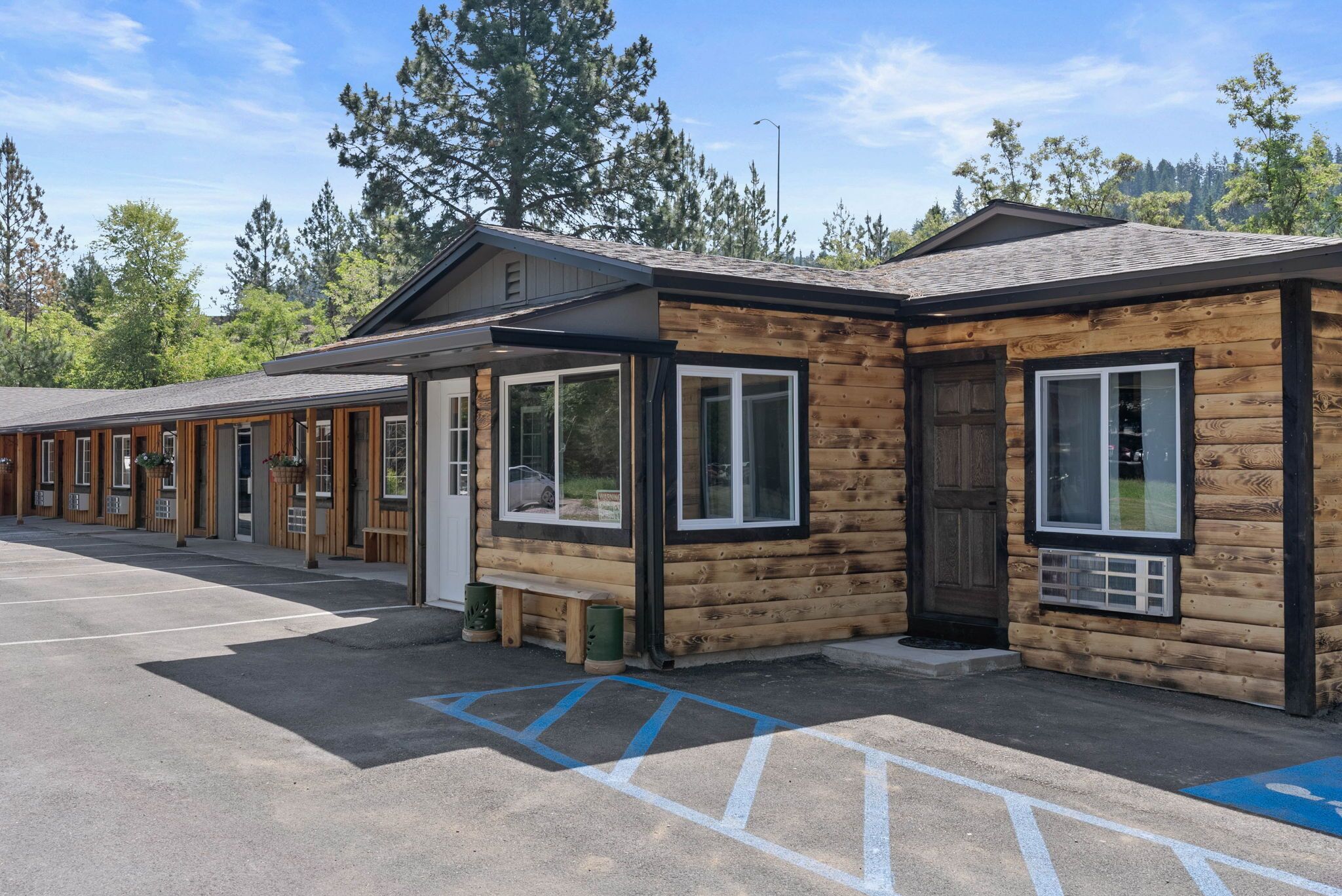 Lake Village Lodge