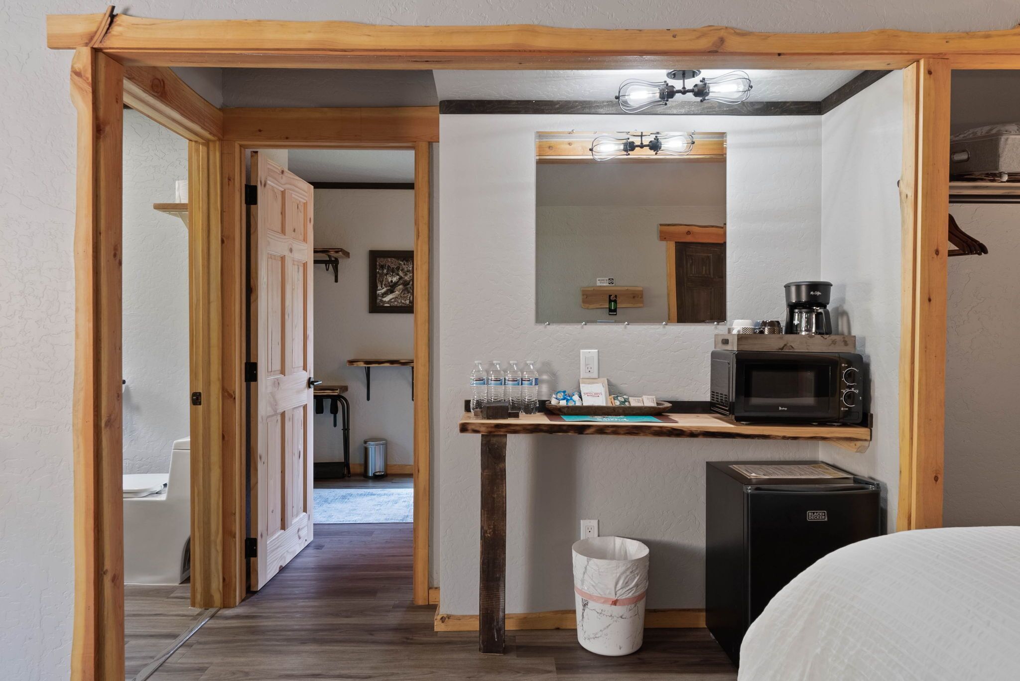 Lake Village Lodge