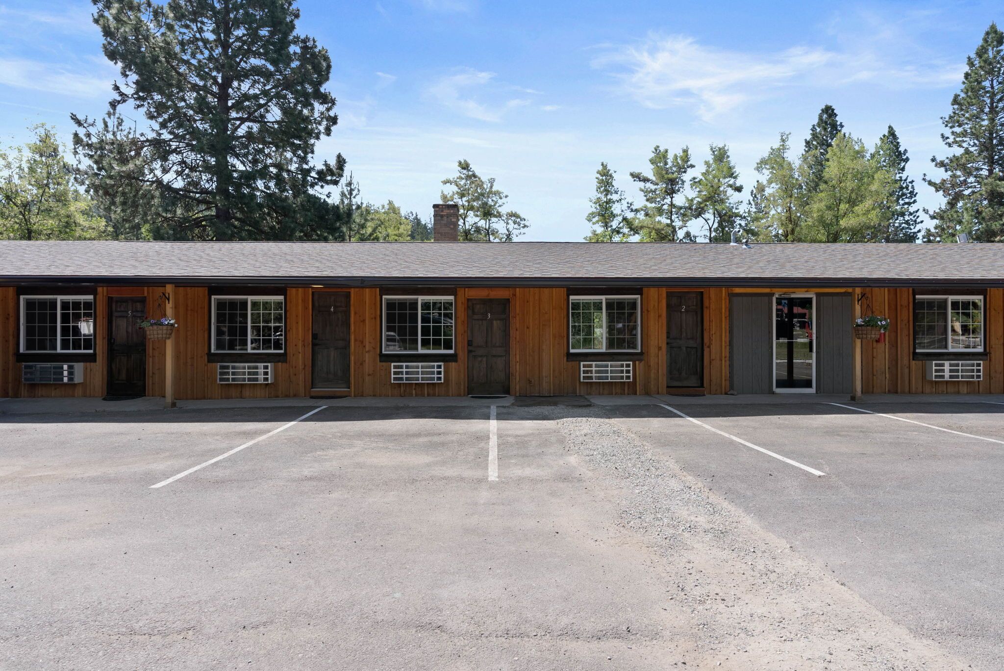 Lake Village Lodge
