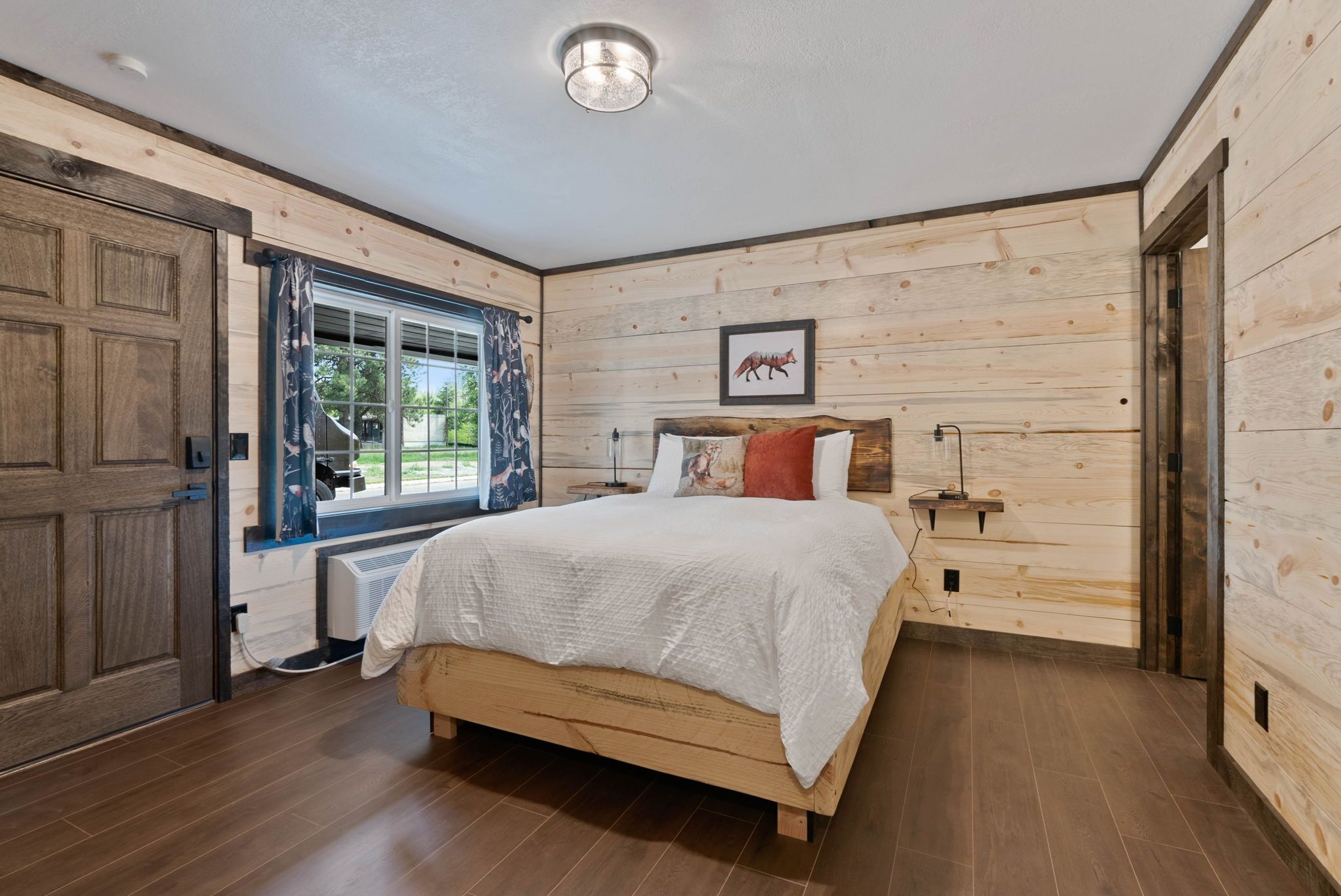 Lake Village Lodge