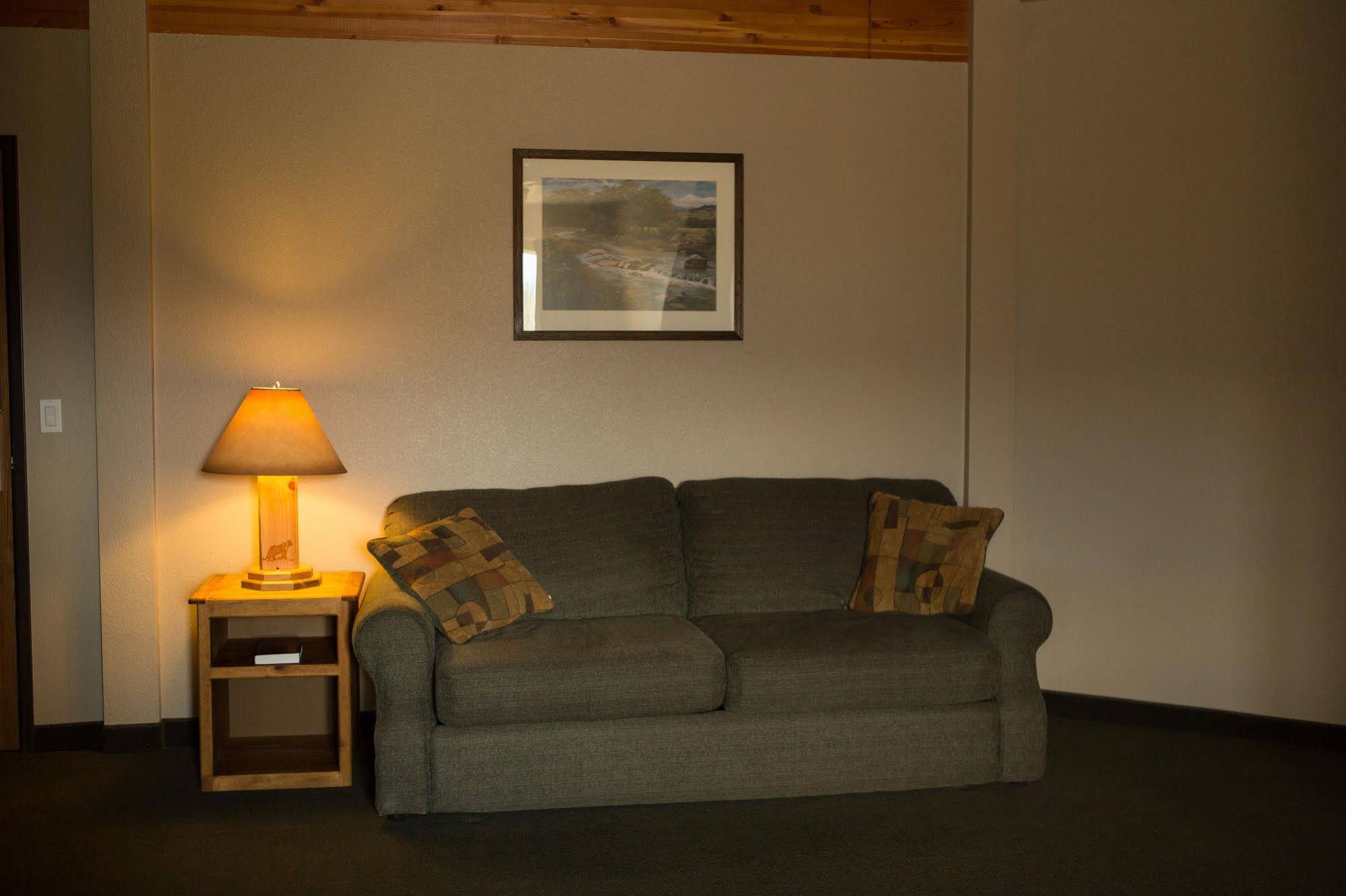 Boulder Creek Inn