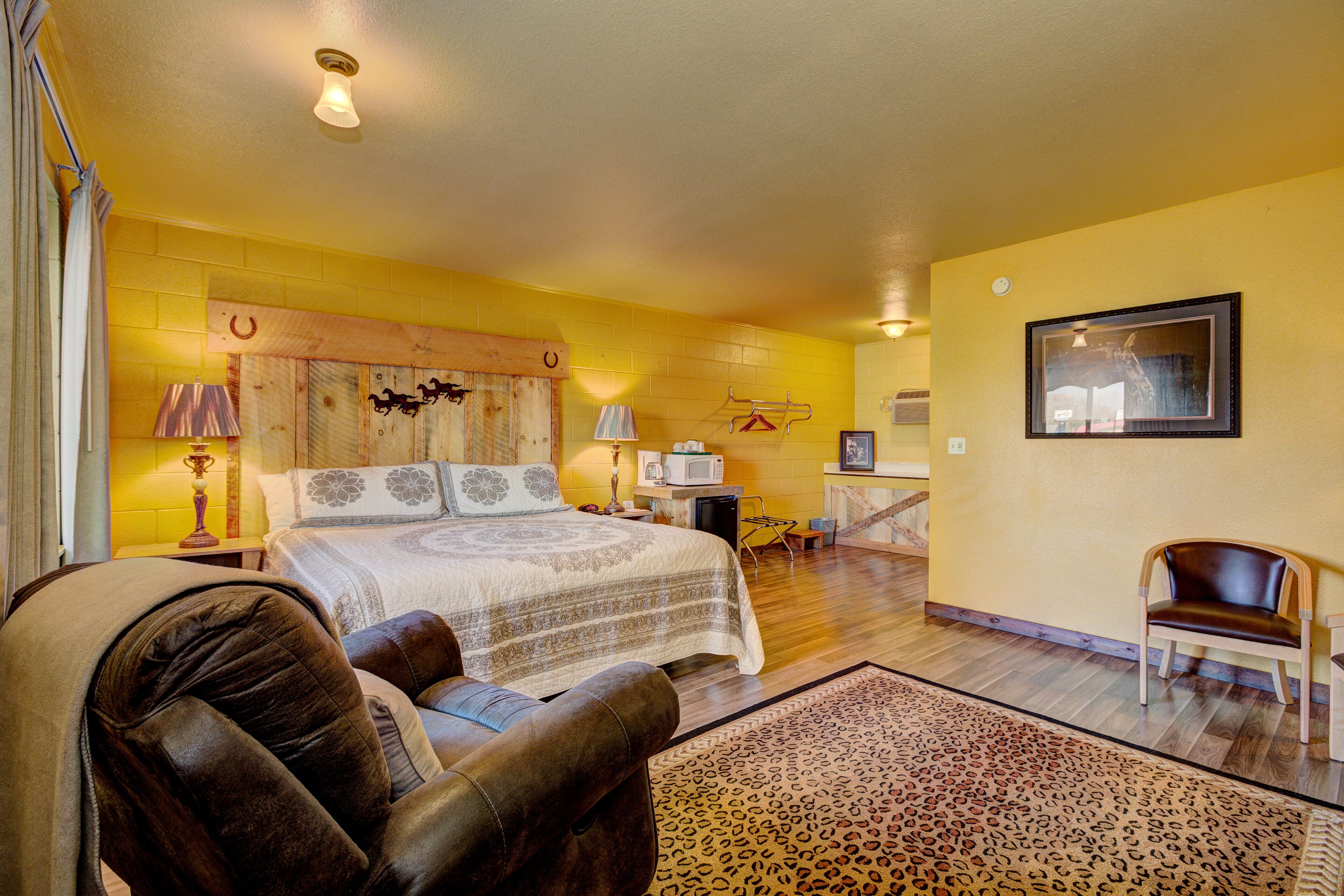 Holiday Motel & RV Park