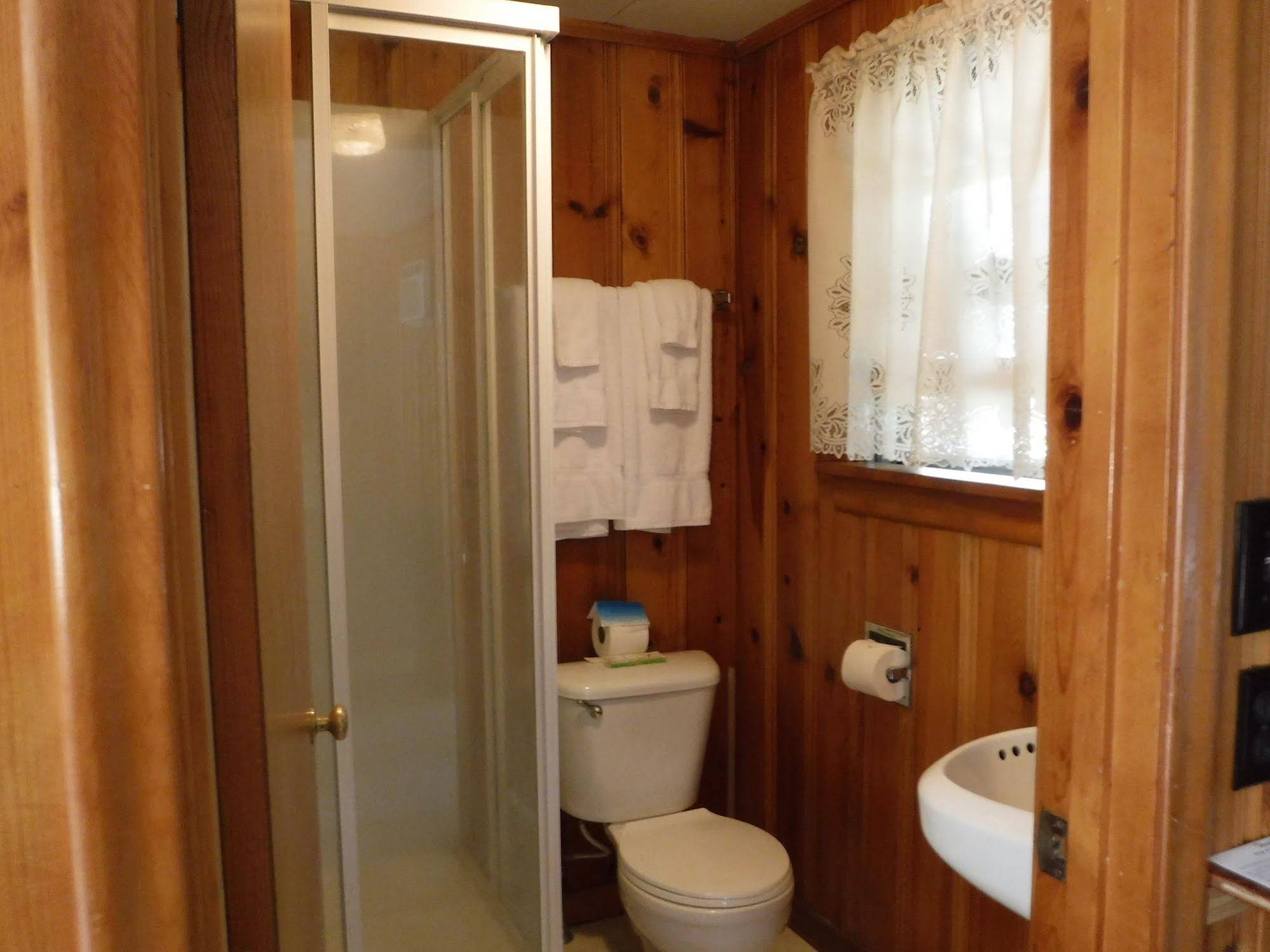 Billingsley Creek Lodge