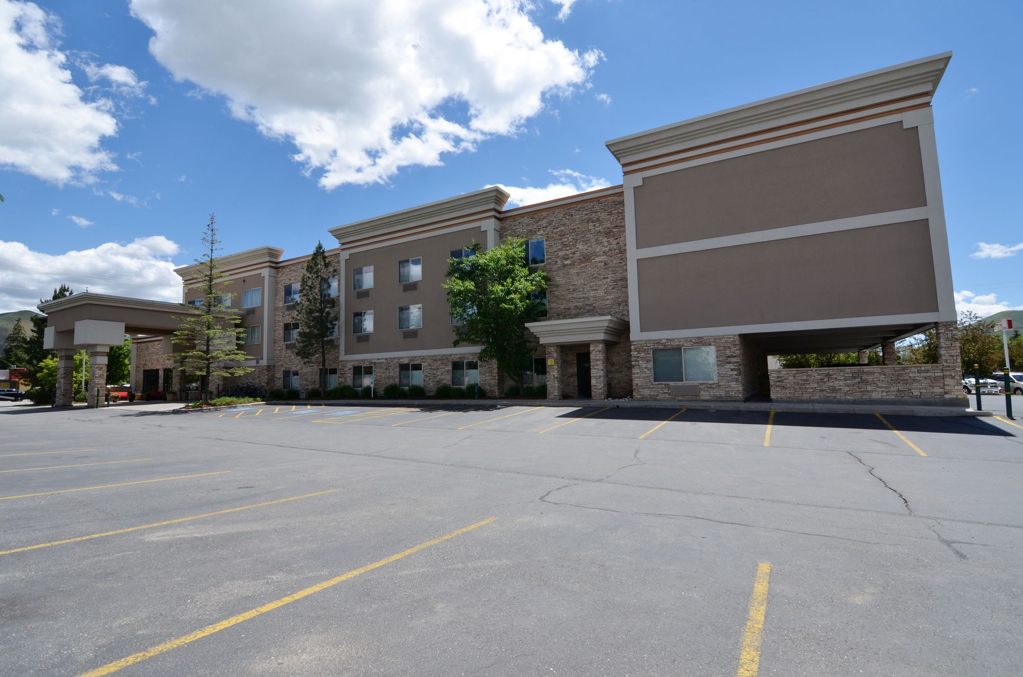 Wood River Inn