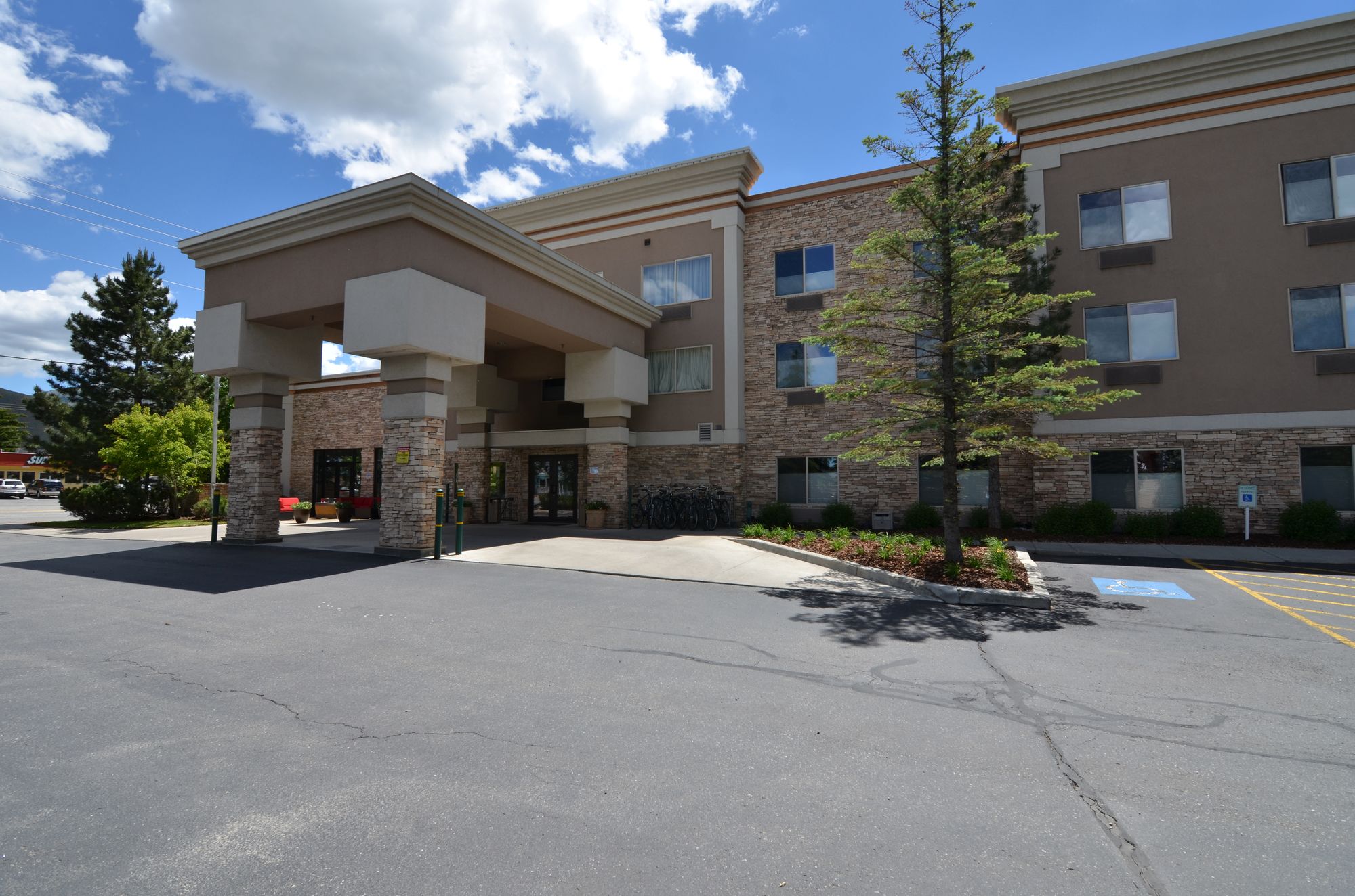Wood River Inn
