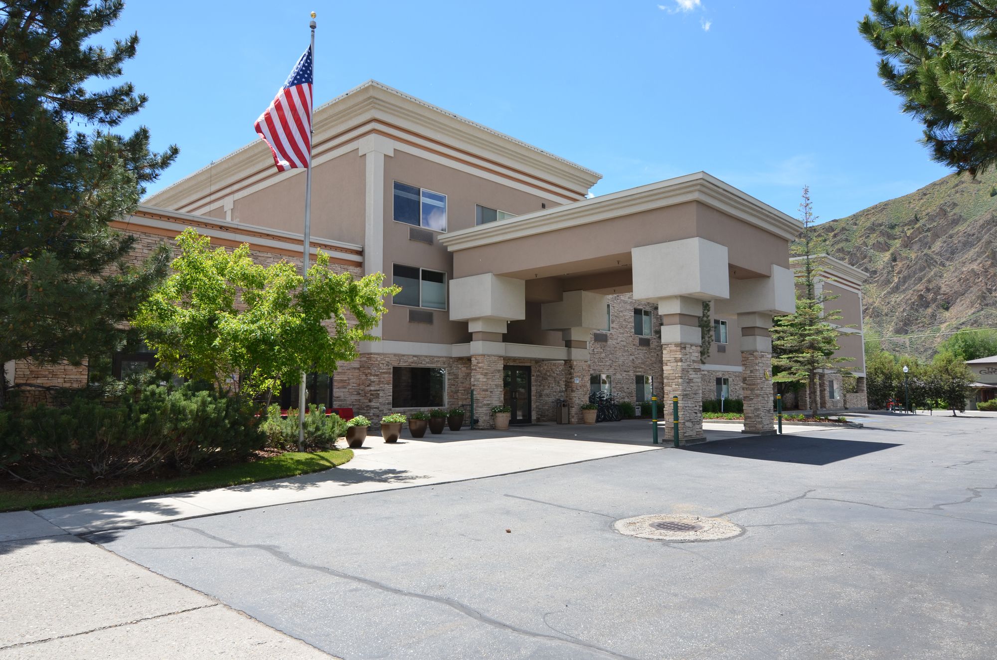 Wood River Inn
