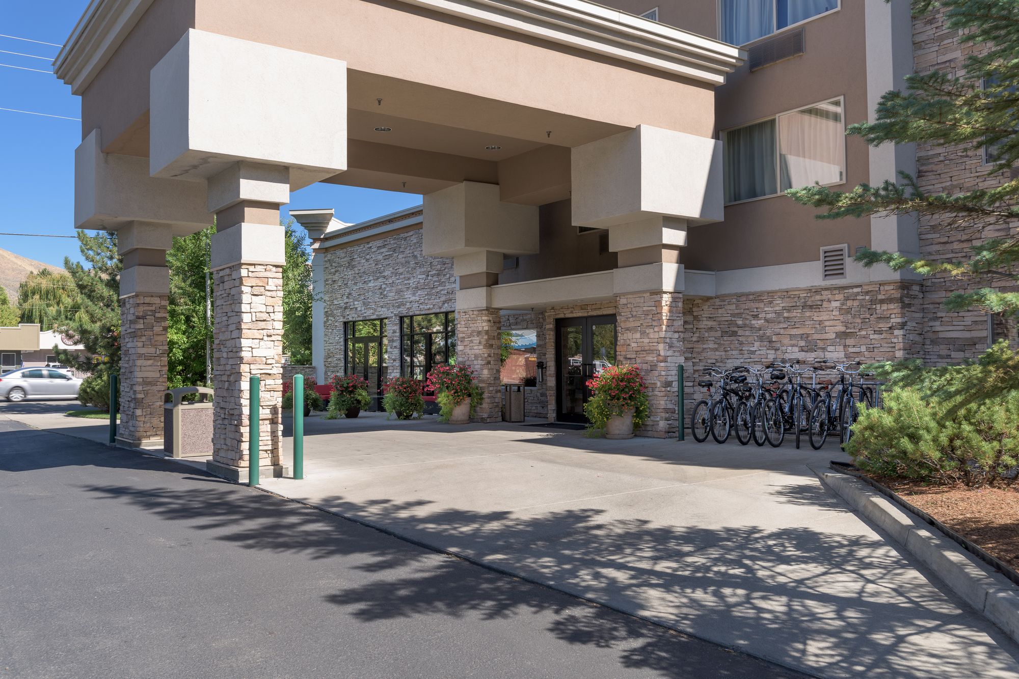 Wood River Inn
