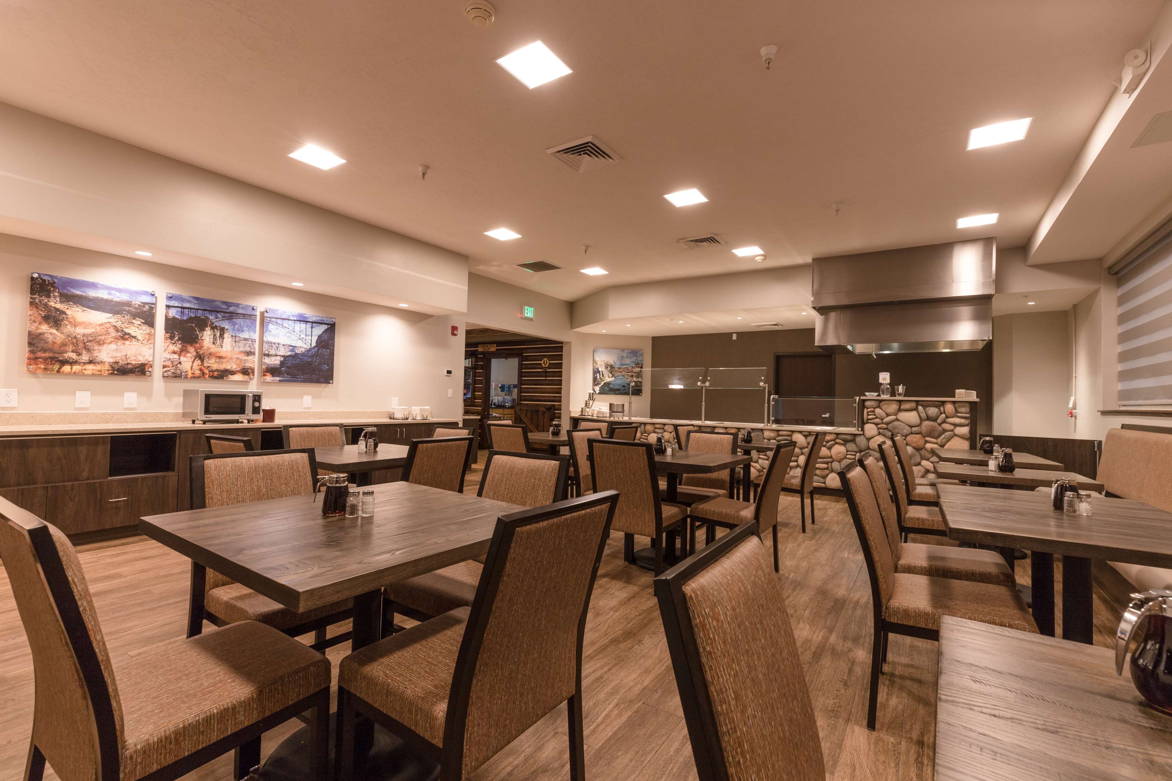 Best Western Sawtooth Inn & Suites