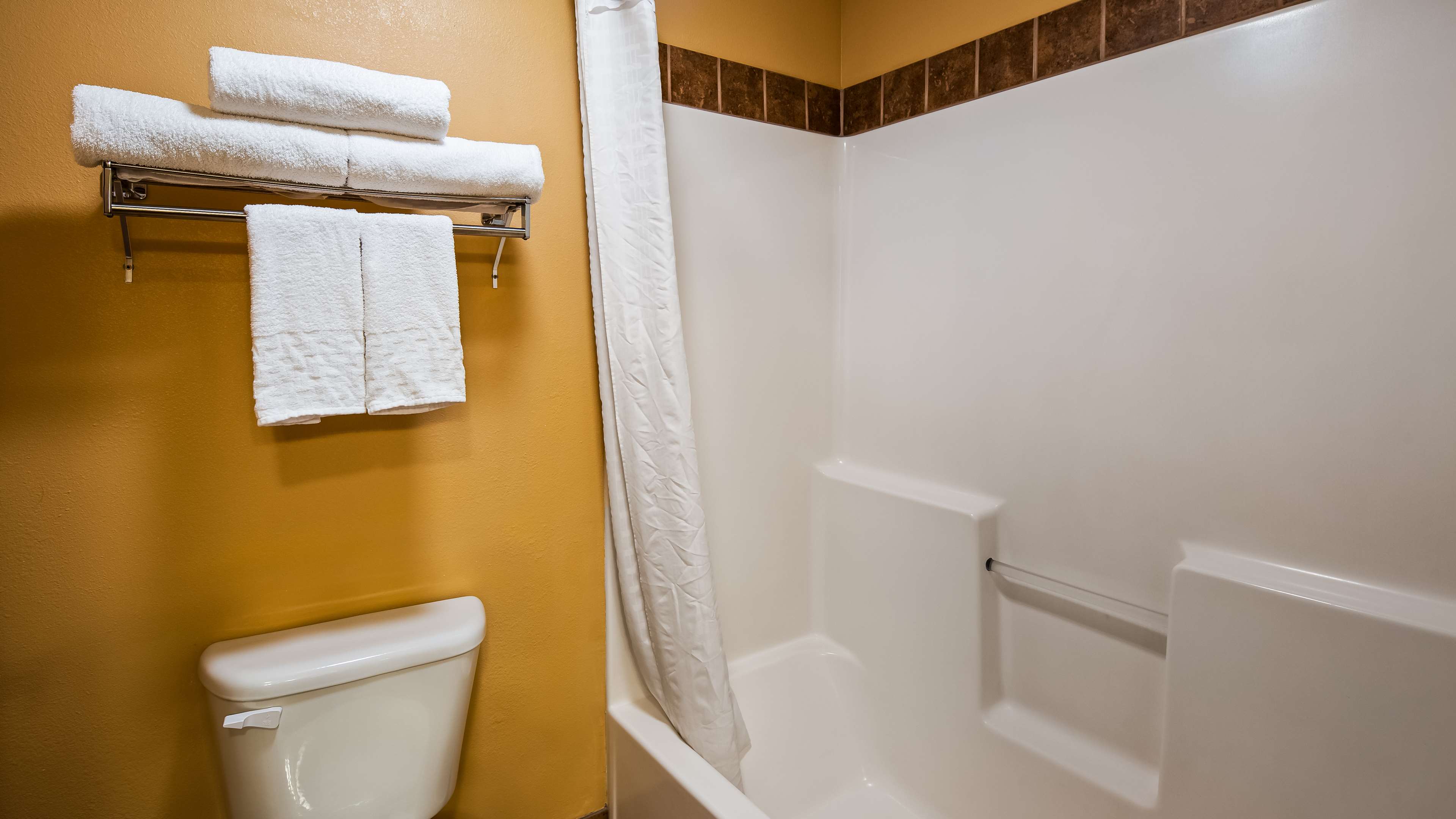 Best Western Sawtooth Inn & Suites