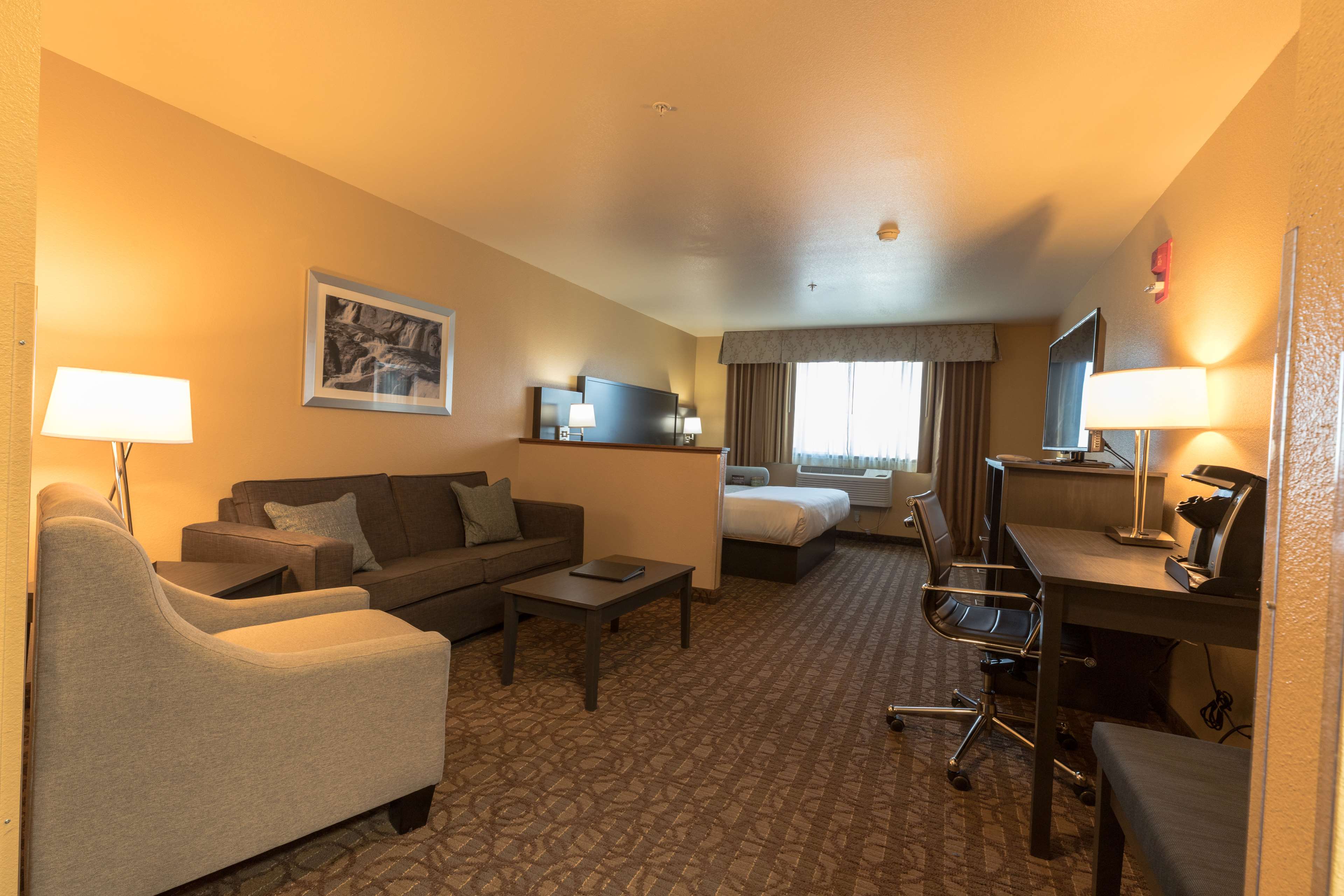 Best Western Sawtooth Inn & Suites