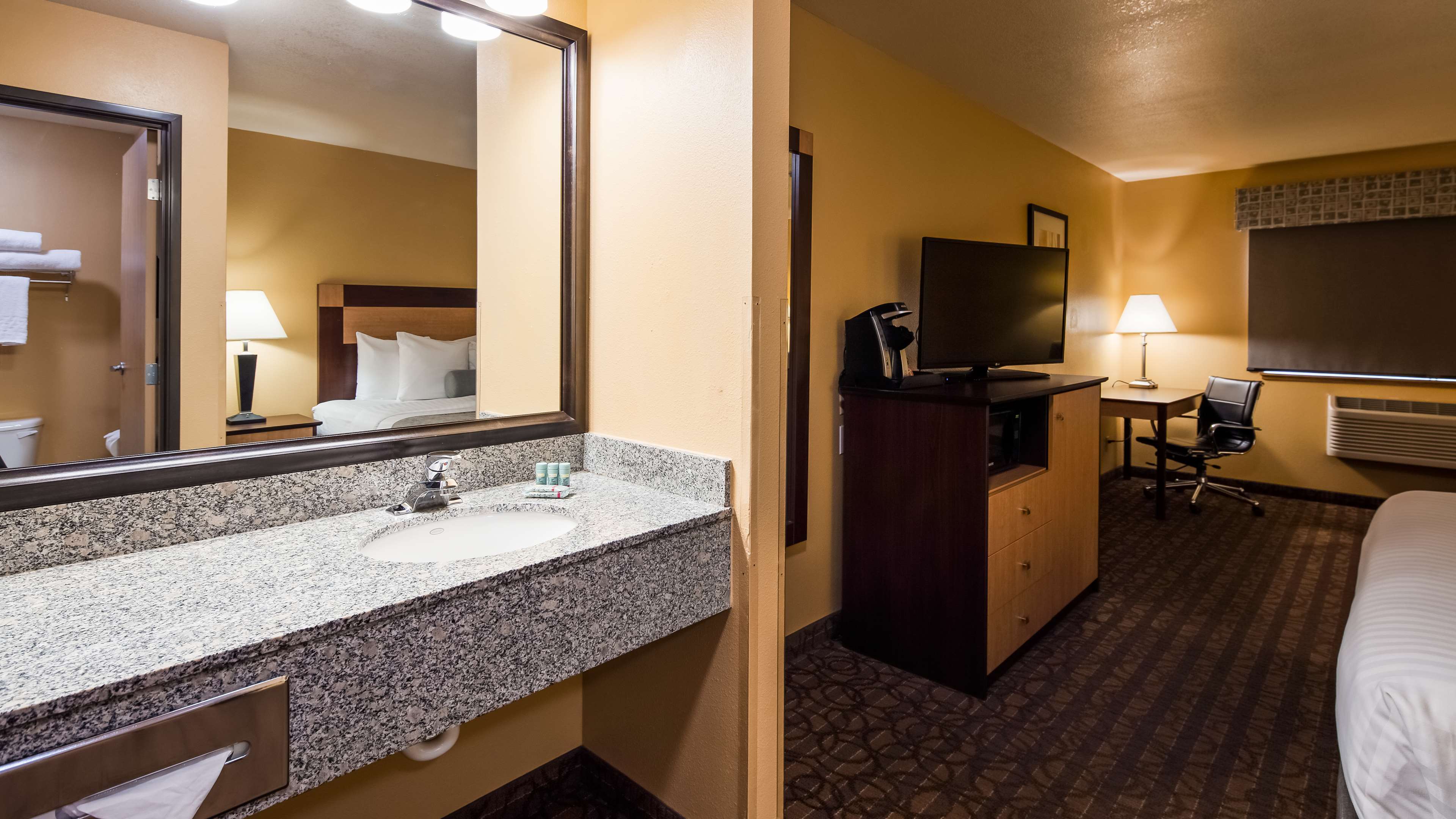 Best Western Sawtooth Inn & Suites