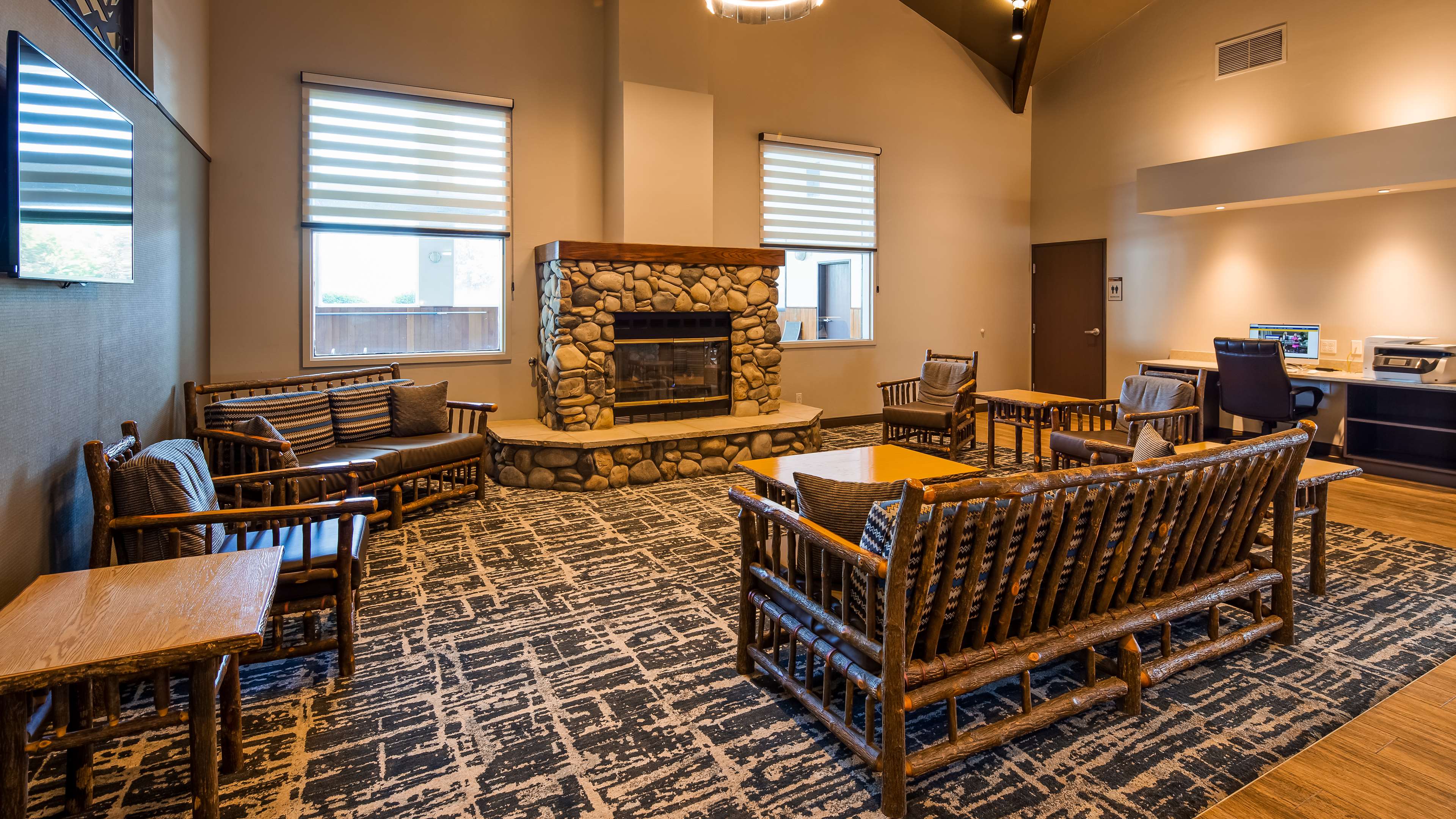 Best Western Sawtooth Inn & Suites