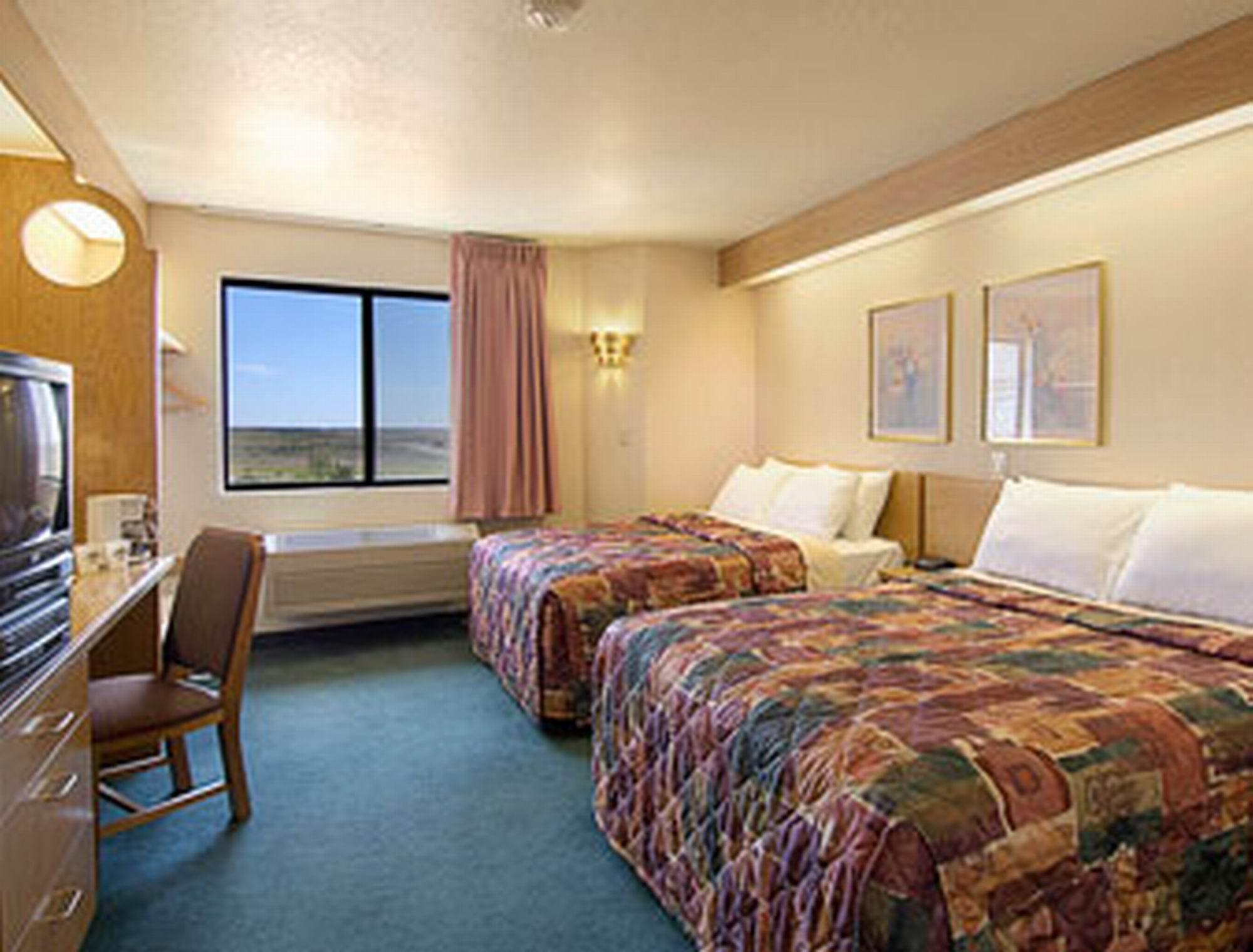 Sleep Inn & Suites