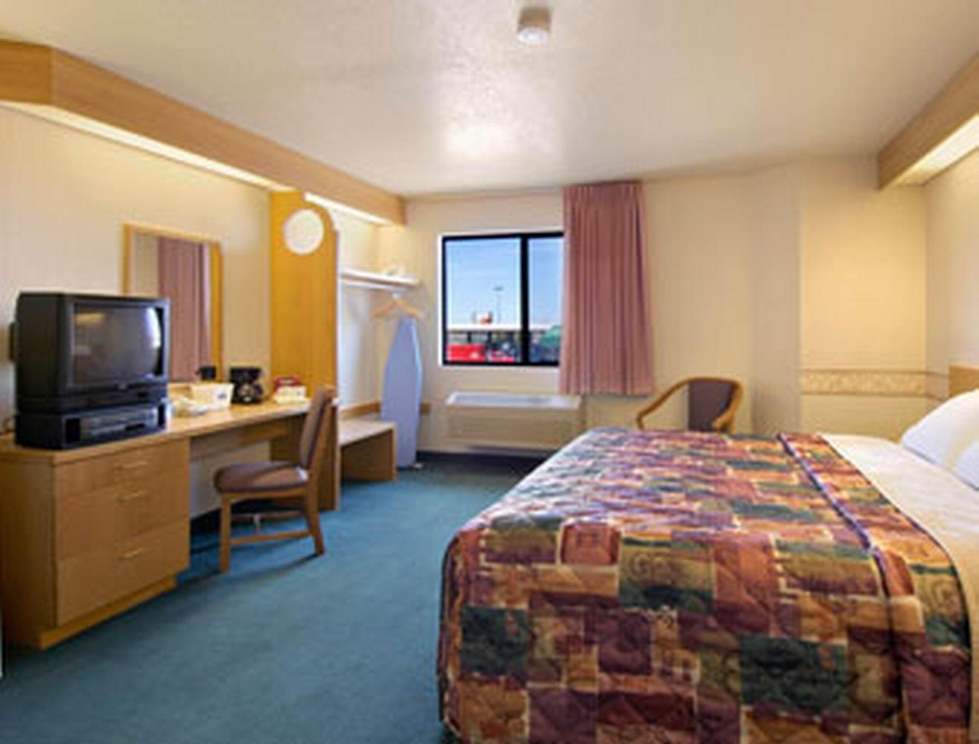Sleep Inn & Suites