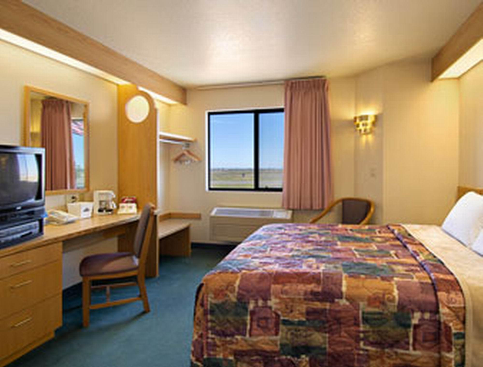 Sleep Inn & Suites