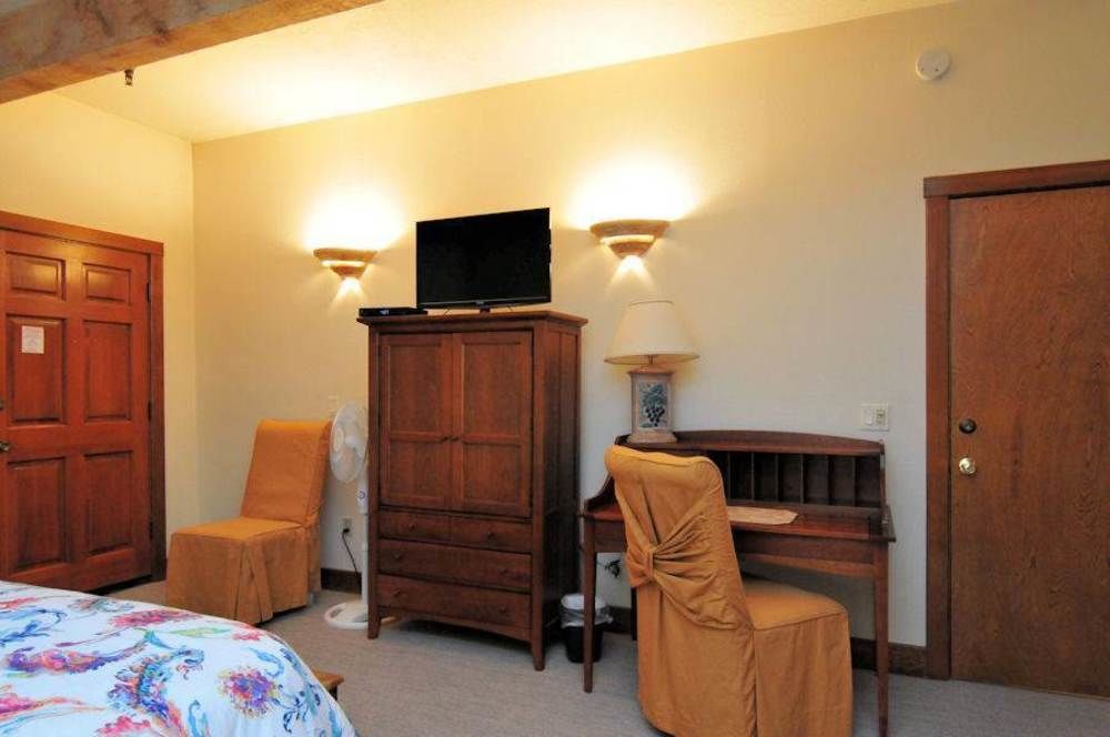 Christophe Condominiums