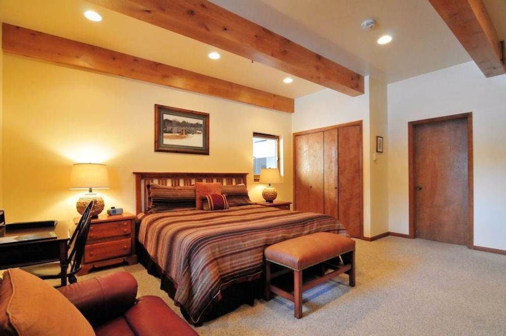 Christophe Condominiums