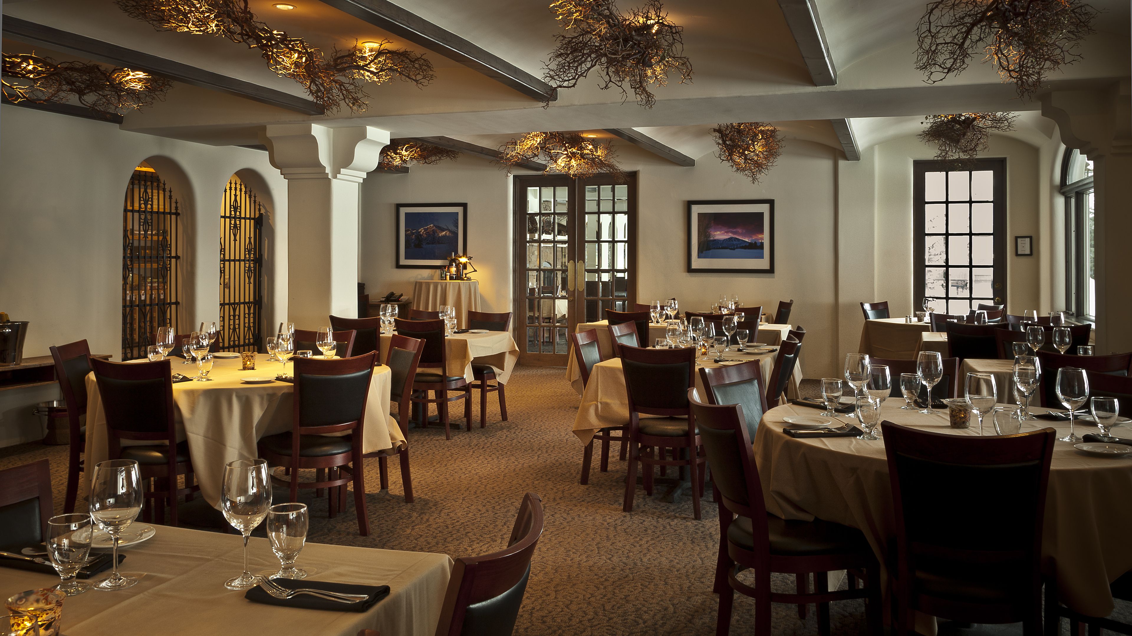 Knob Hill Inn