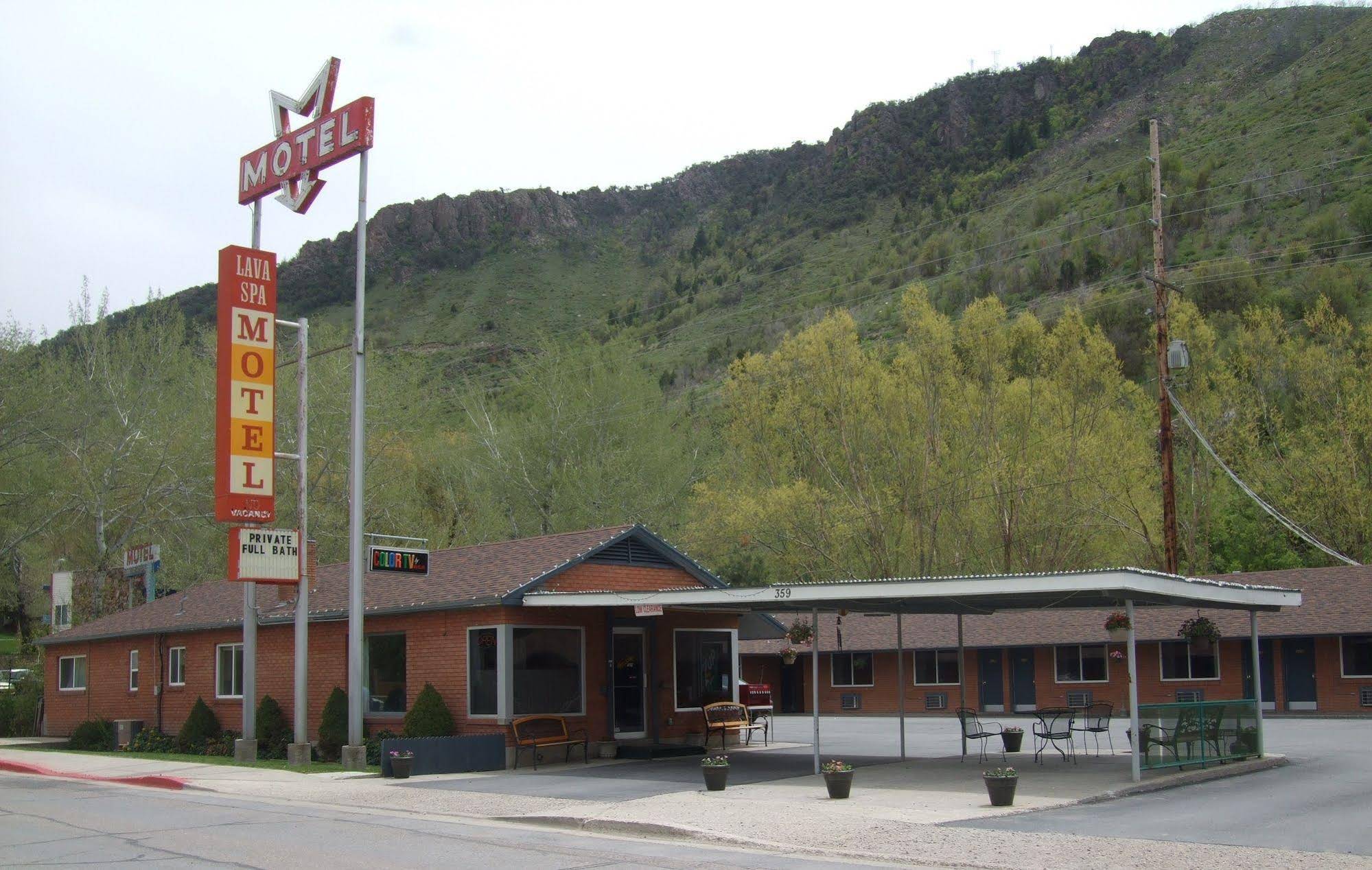 Lava Spa Motel & RV Park