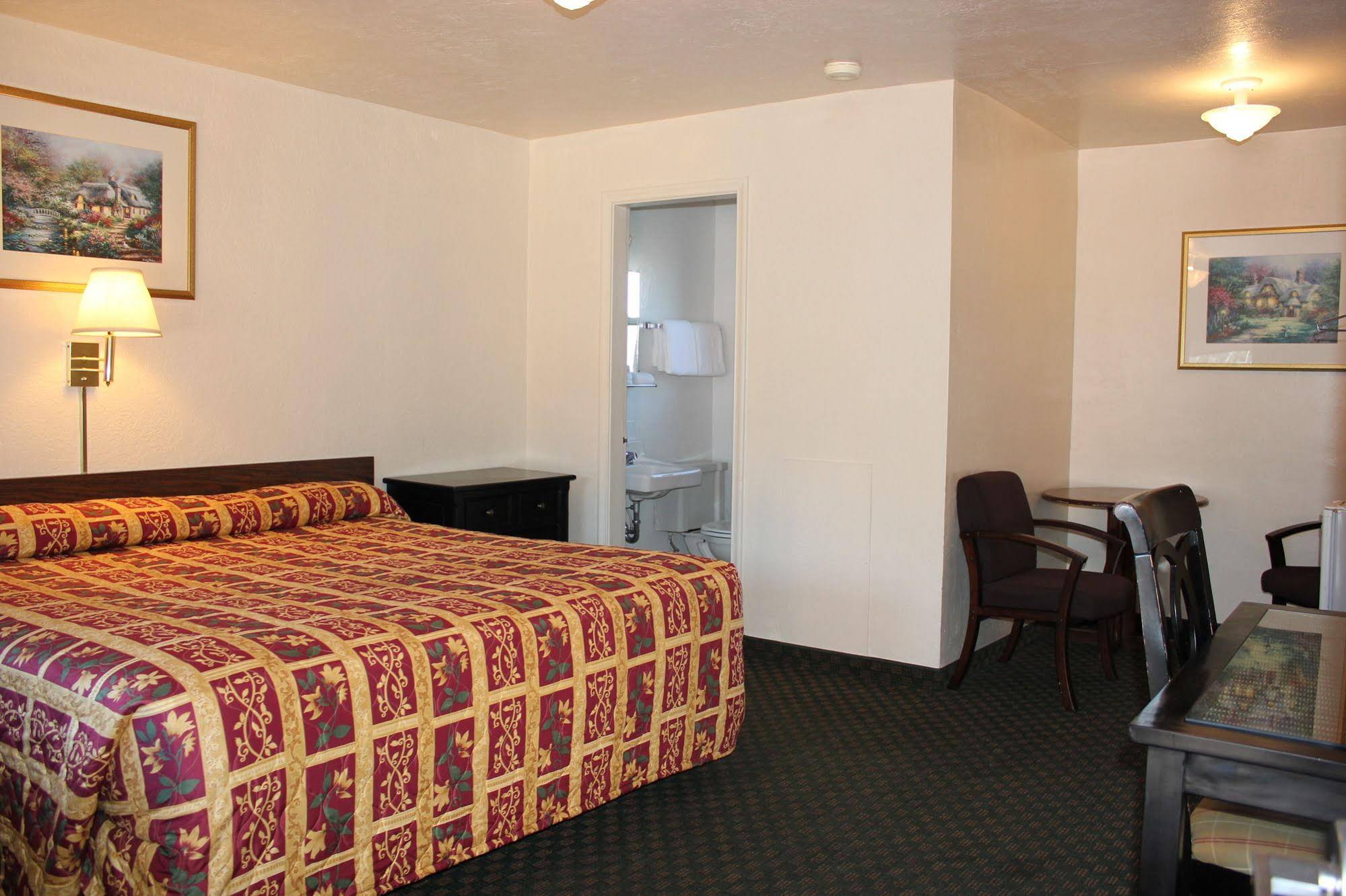 Lava Spa Motel & RV Park