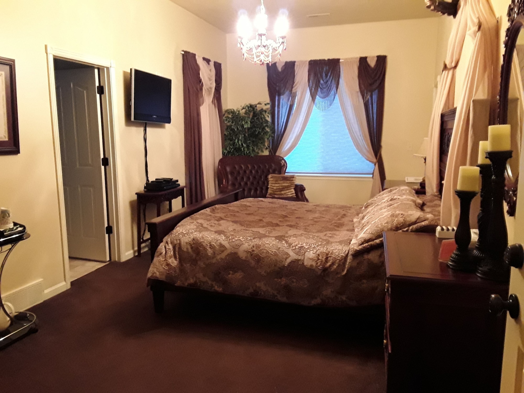 Lions Gate Manor
