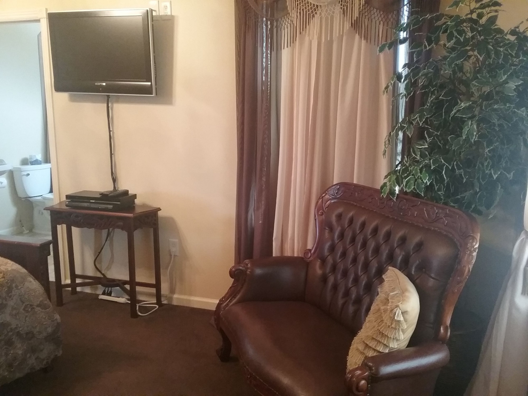 Lions Gate Manor