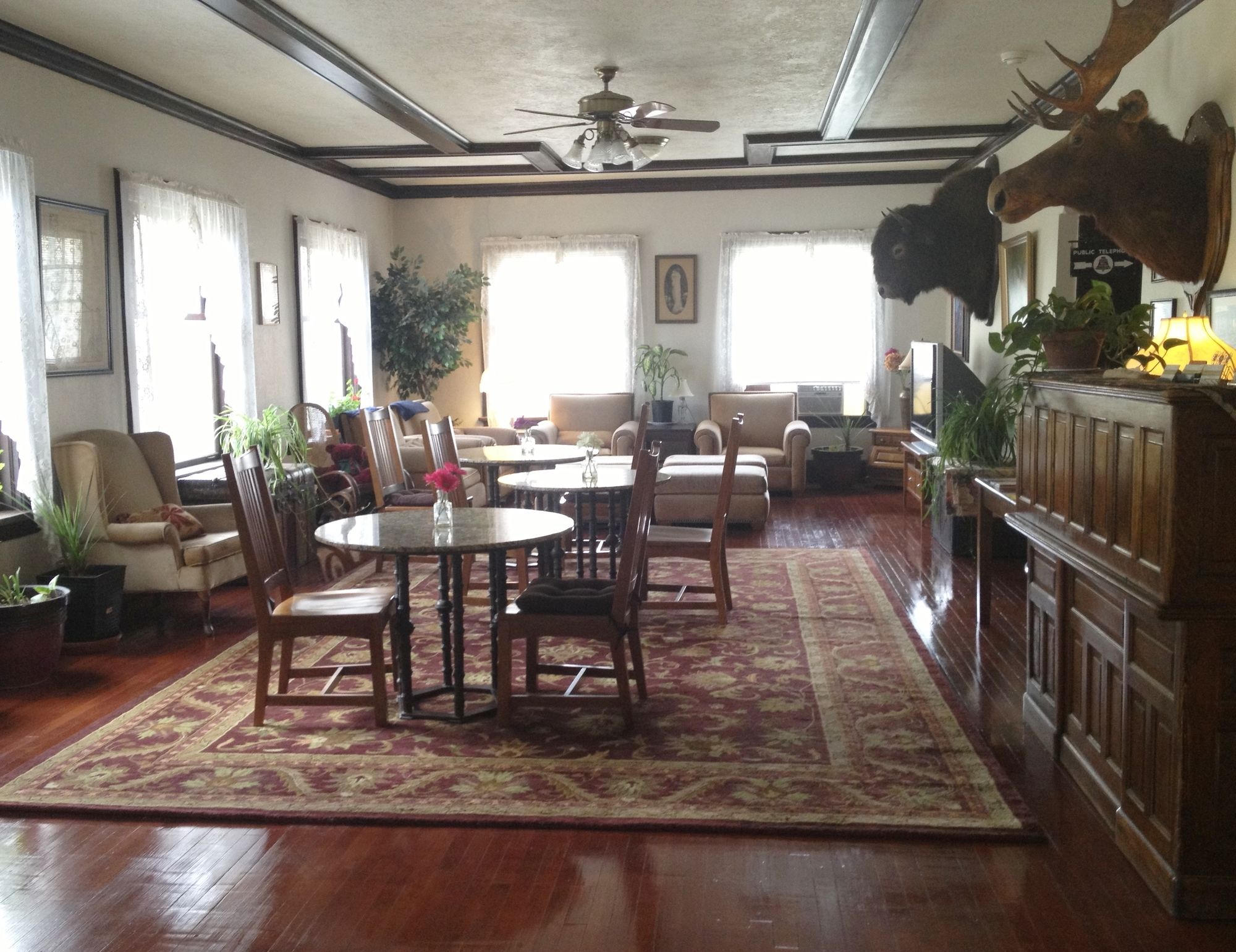 Riverside Hot Springs Inn