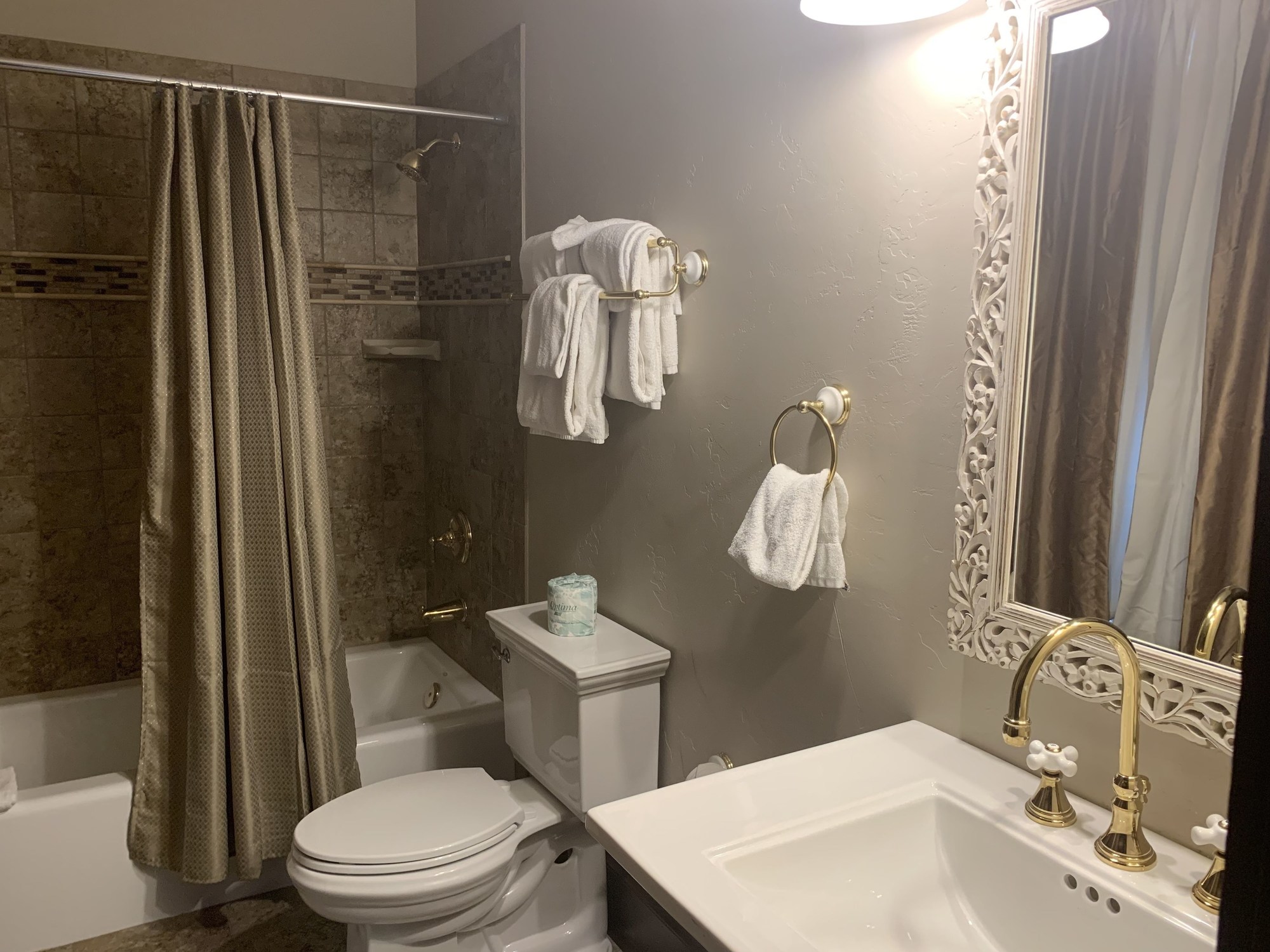 Riverside Hot Springs Inn