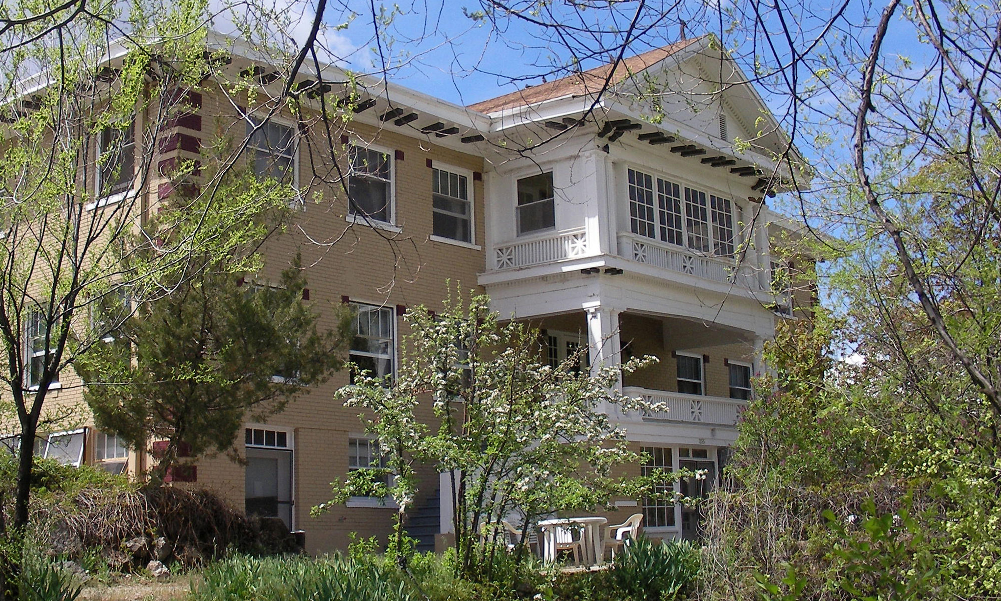 Riverside Hot Springs Inn