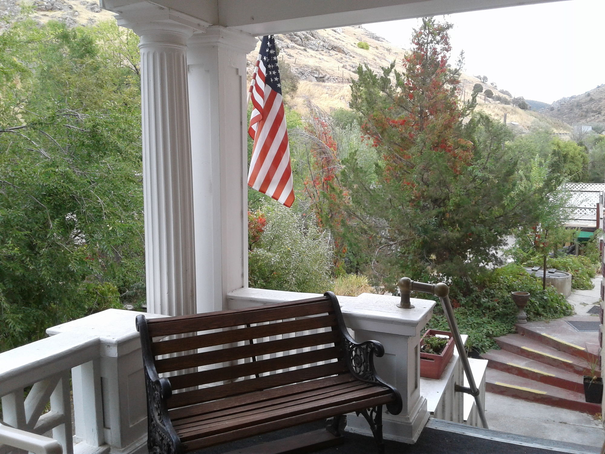 Riverside Hot Springs Inn