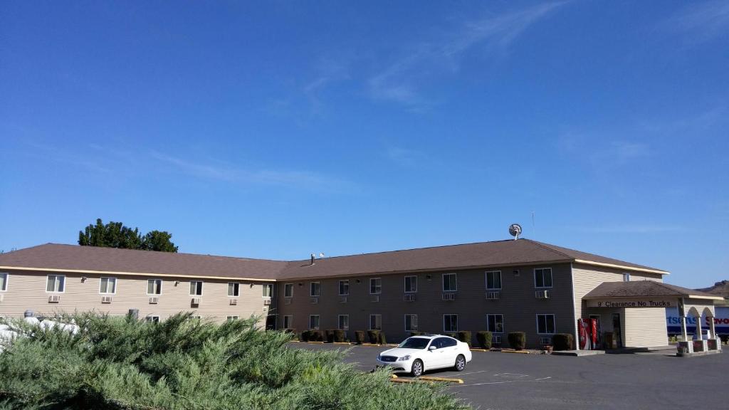 Super 8 by Wyndham Lewiston
